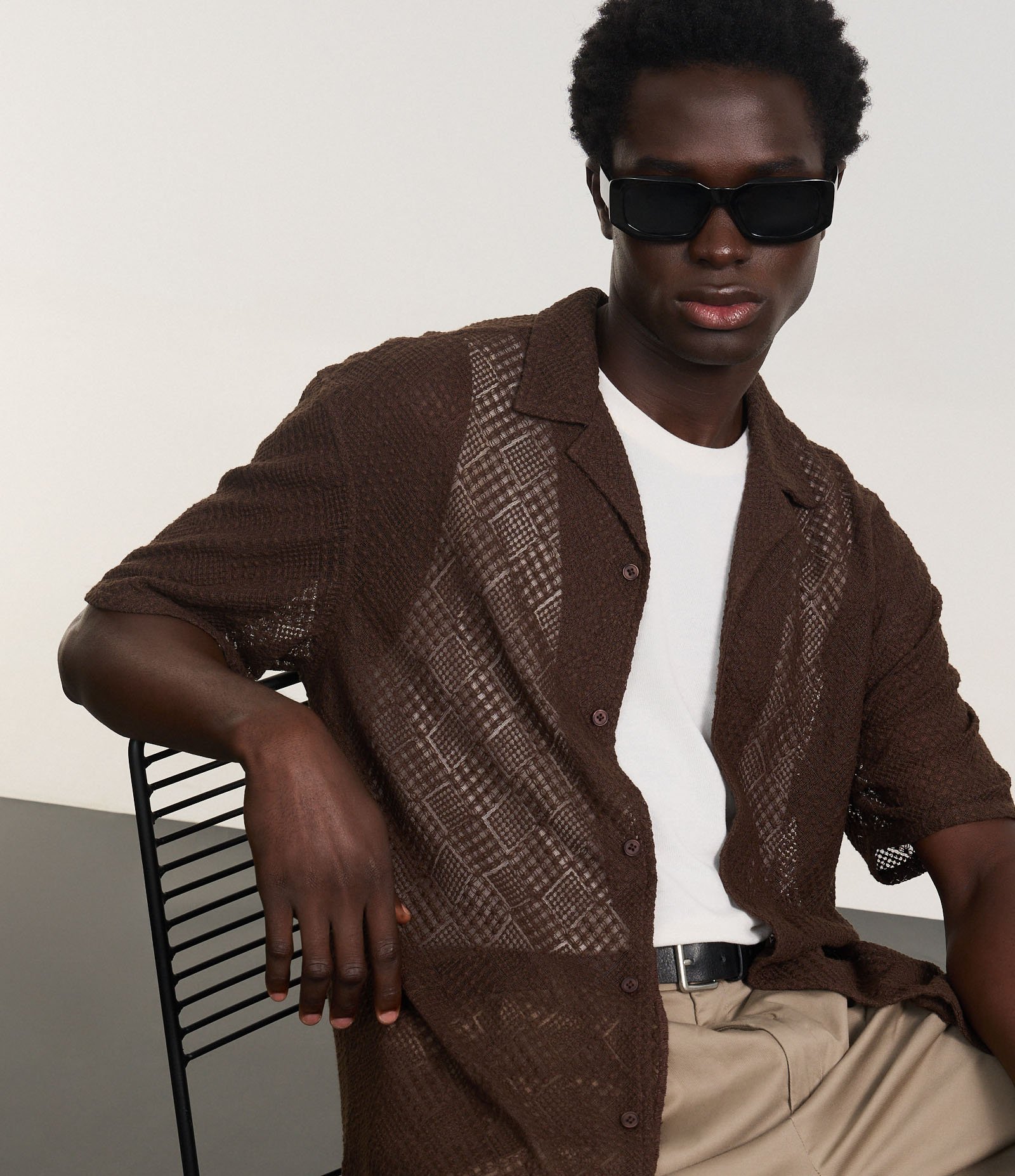 Camisa Boxy de Tule Bordado Marrom 3