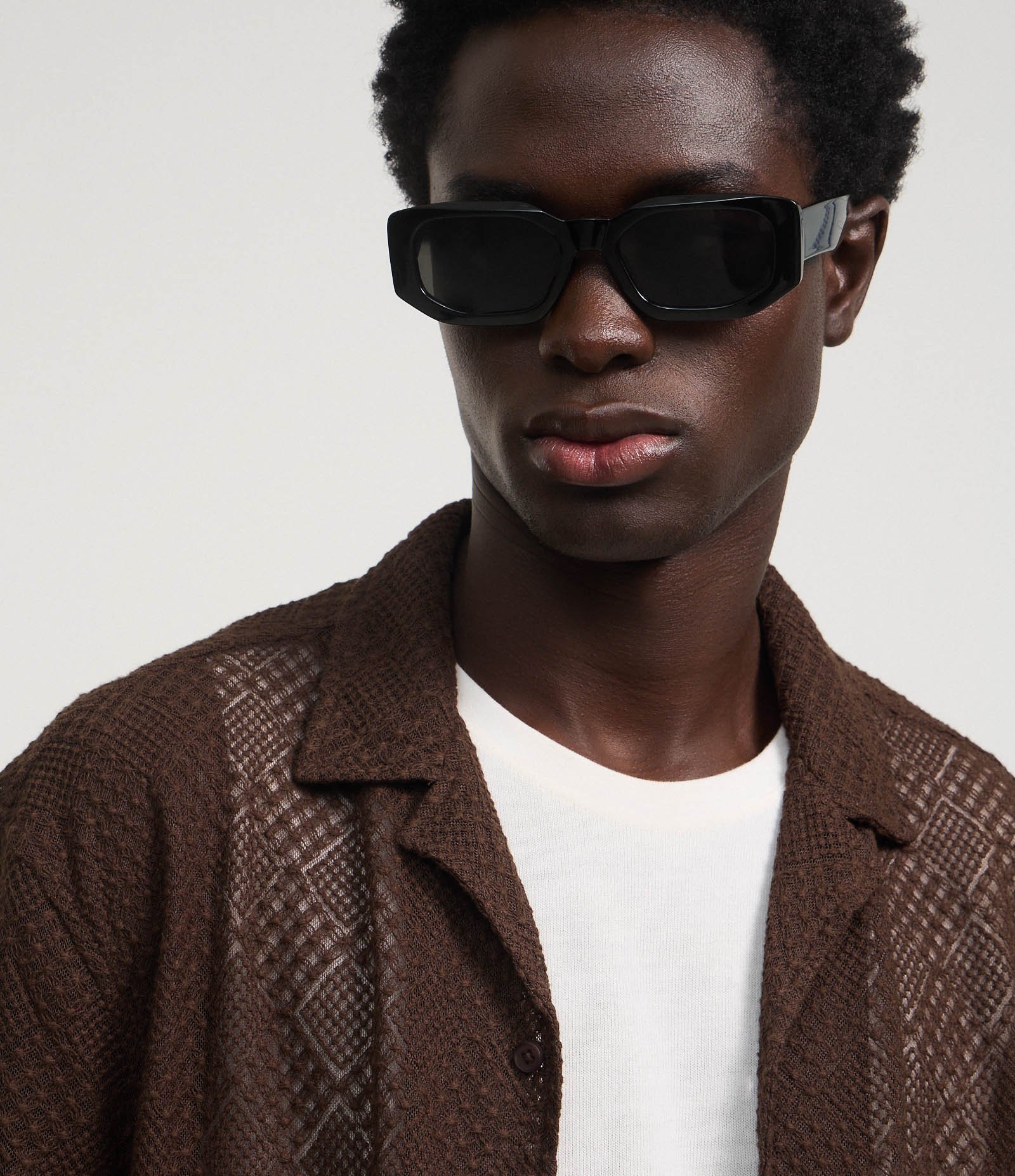 Camisa Boxy de Tule Bordado Marrom 6