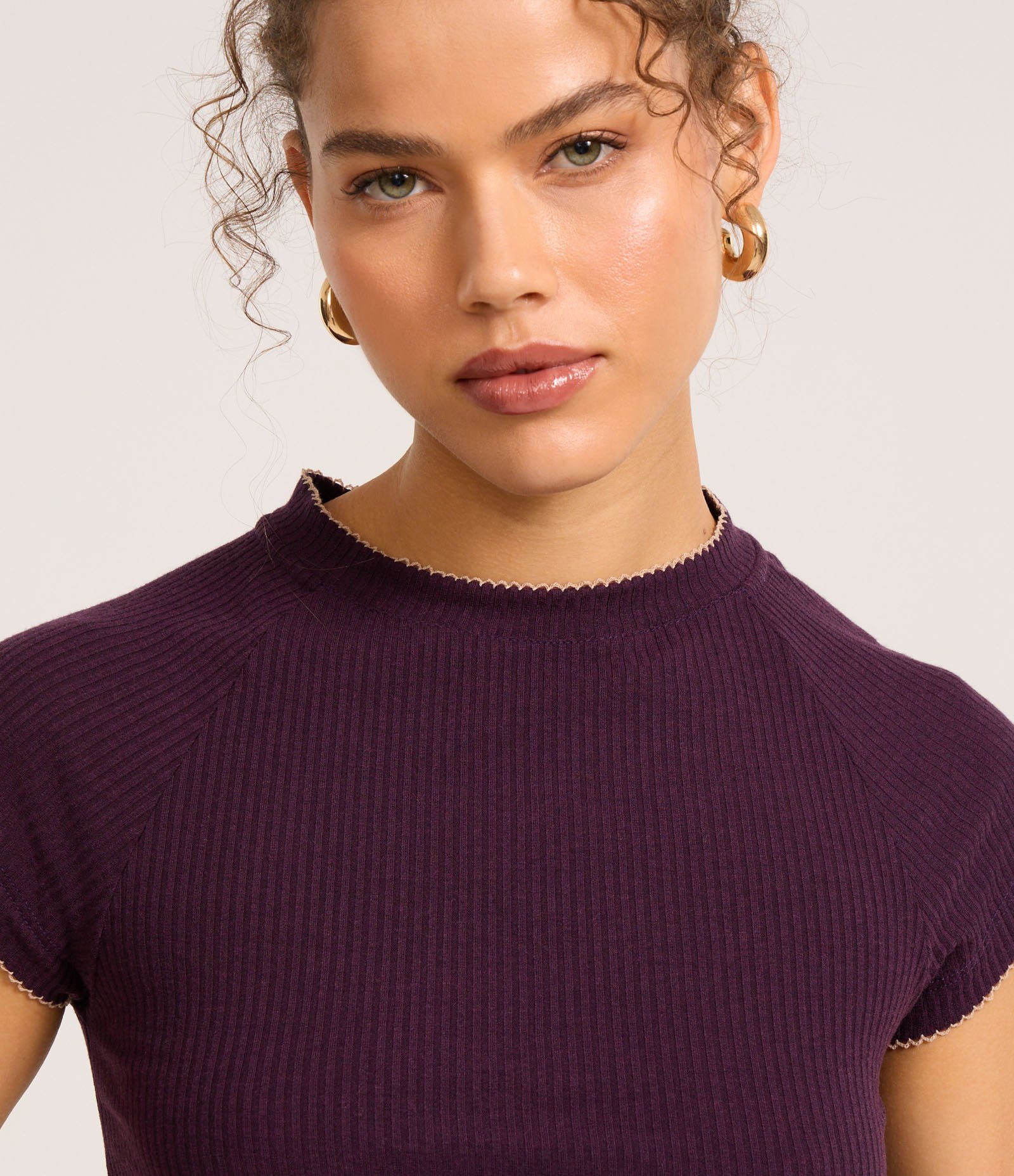 Blusa em Ribana com Friso Contrastante na Gola Roxo 3