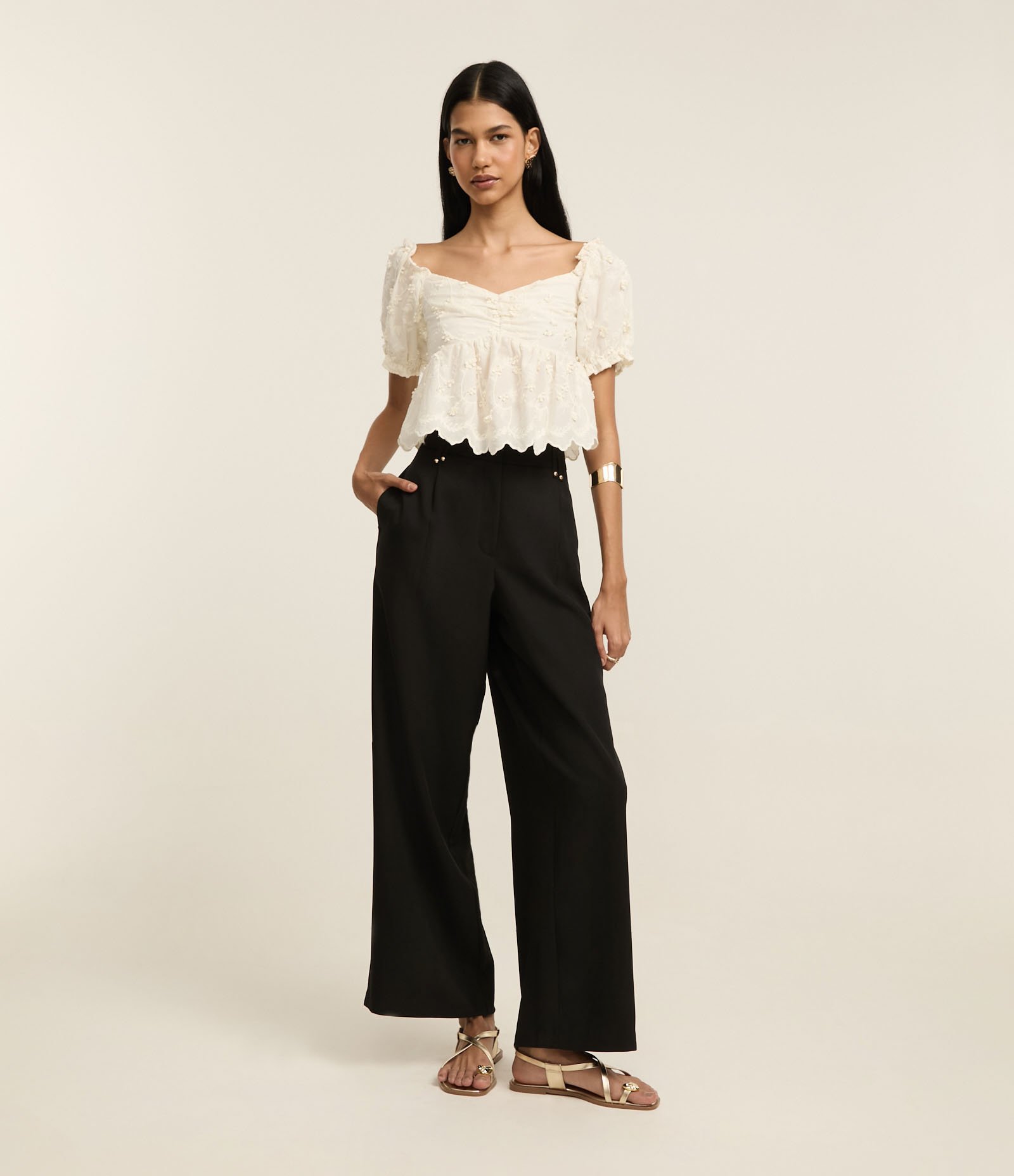 Calça Wide Leg Alfaiatada com Cós Duplo e Detalhe de Rebite Preto 2