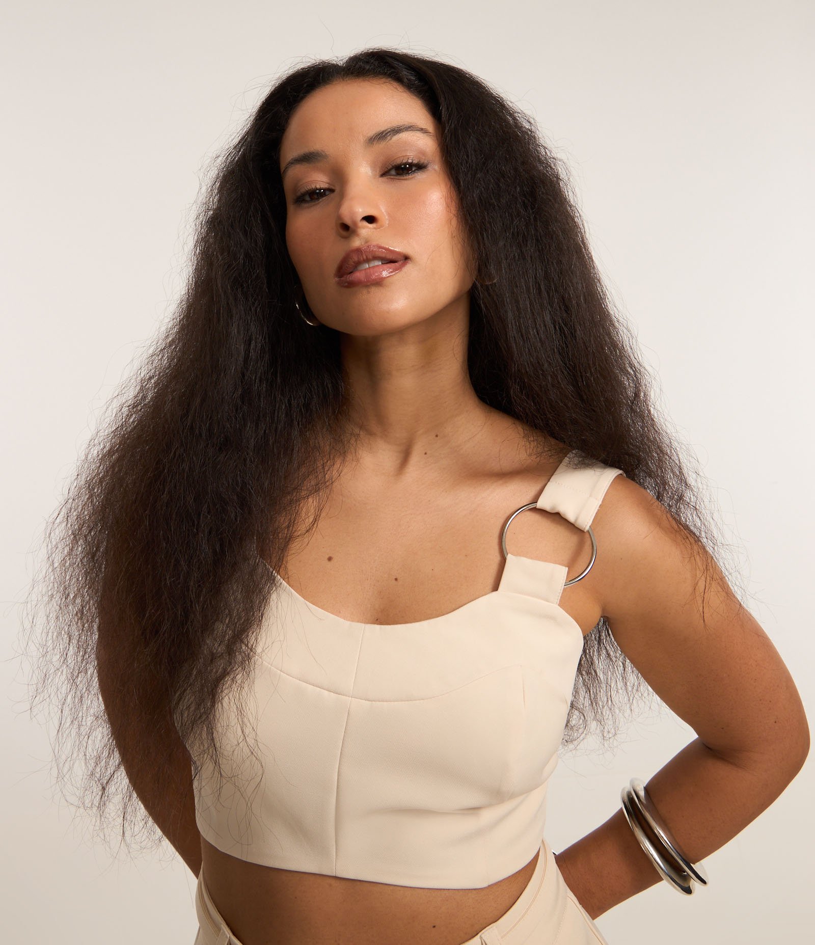 Blusa Cropped Alfaiataria com Argola na Alça Off White 1