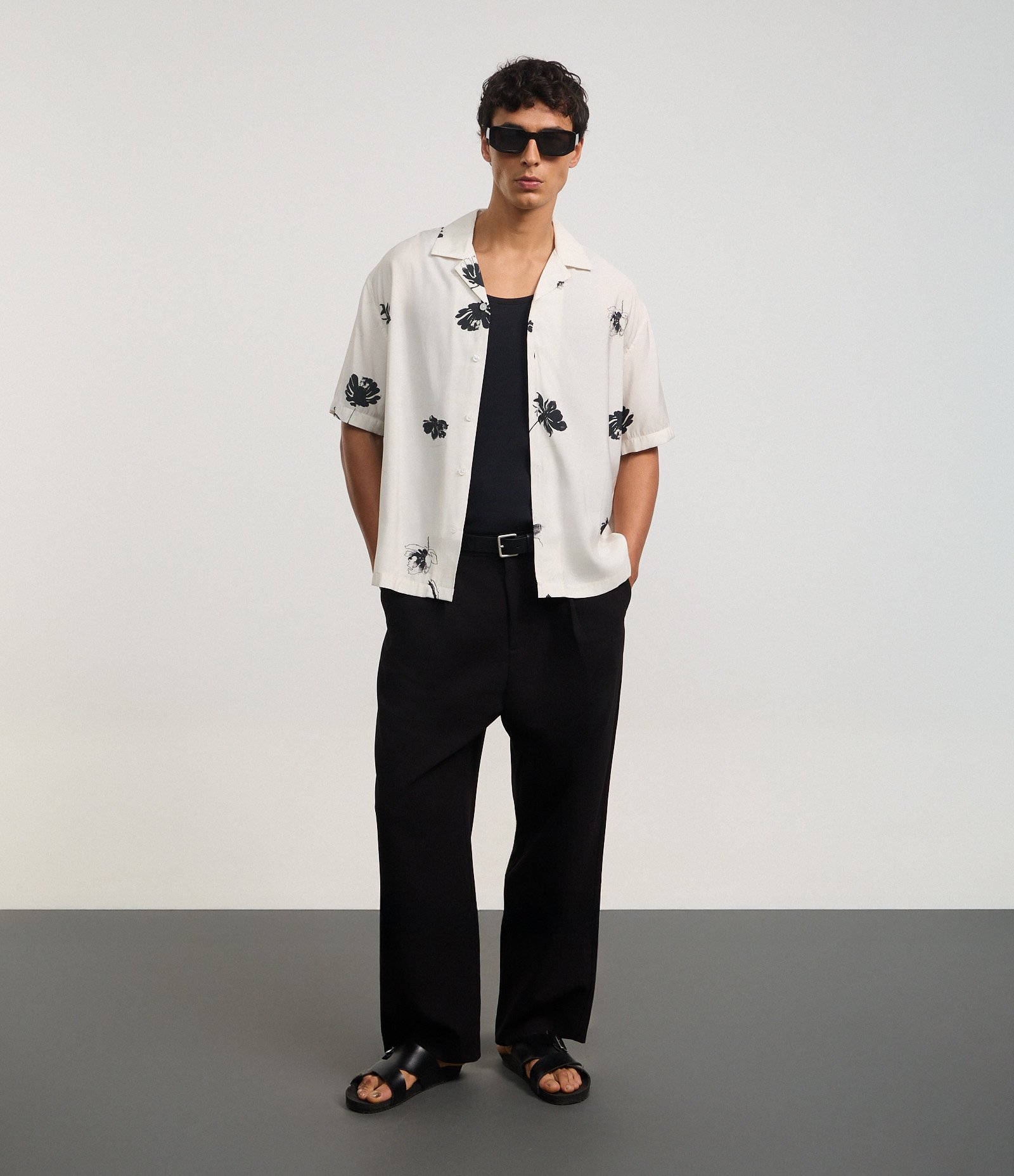 Camisa Boxy em Airflow com Gola Bowling e Estampa Floral Branco 2