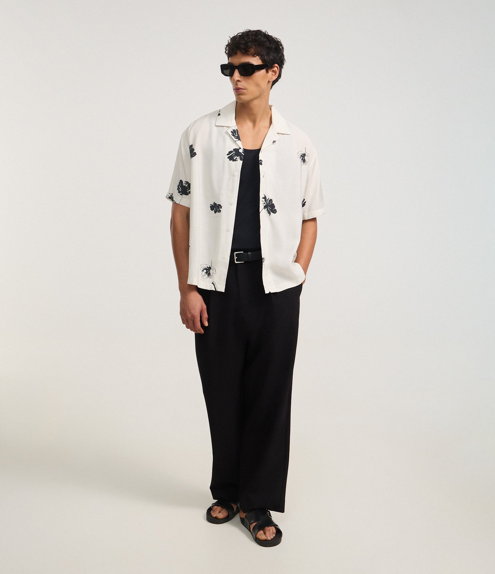 Camisa Boxy em Airflow com Gola Bowling e Estampa Floral Branco 5