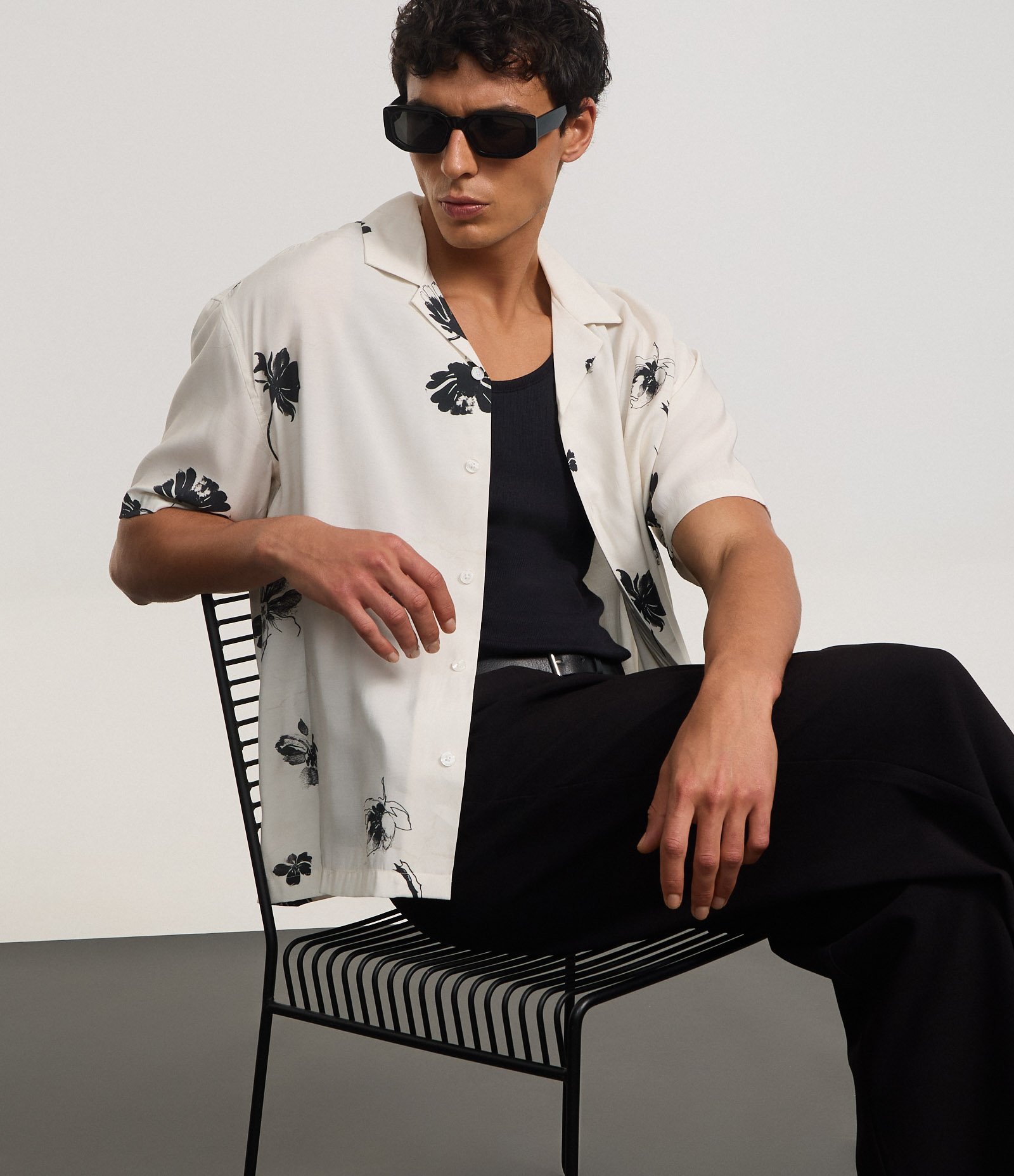 Camisa Boxy em Airflow com Gola Bowling e Estampa Floral Branco 7