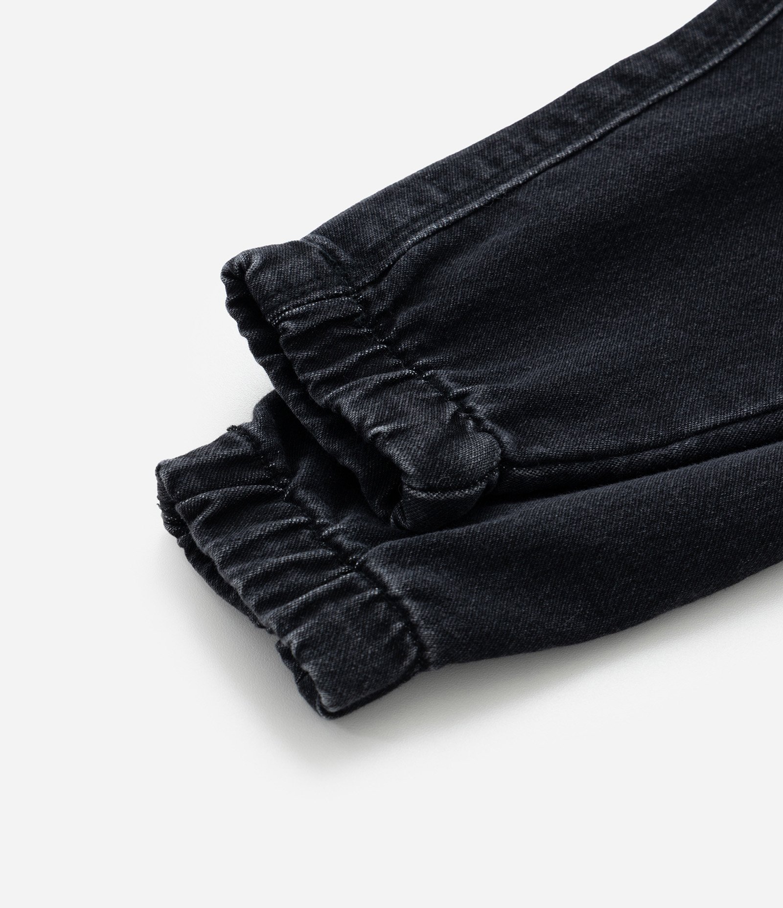 Calça Jogger Infantil em Jeans com Cós Elástico - Tam 1 a 5 Anos Preto 4