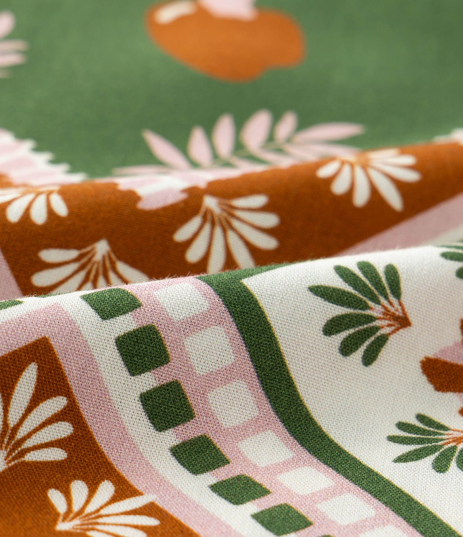 Vestido Longo em Viscose e Estampa Lenço Curve & Plus Size Multicores 7