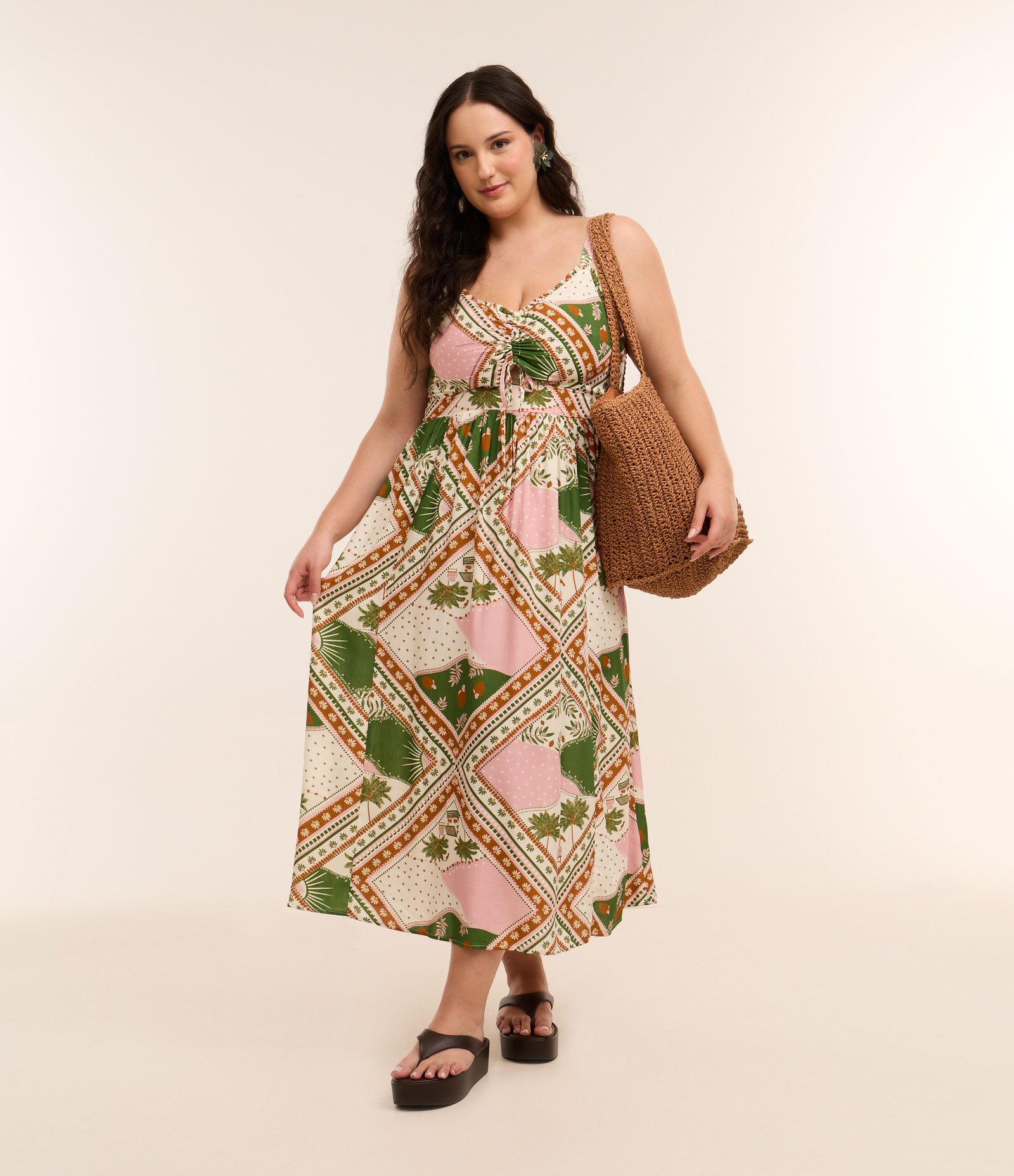 Vestido Longo em Viscose e Estampa Lenço Curve & Plus Size Multicores 1