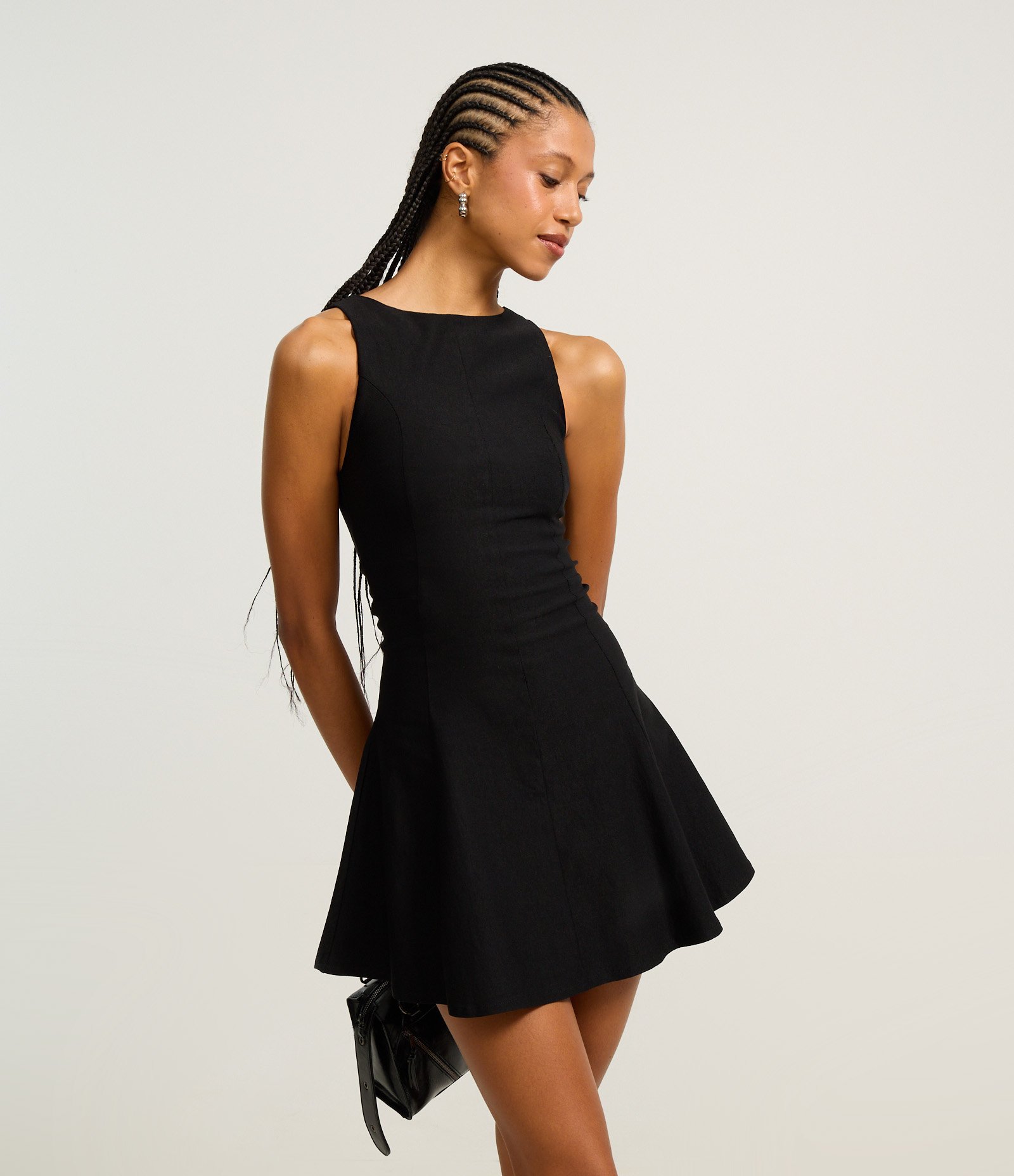 Vestido Curto Evasê em Bengaline com Pregas Preto 1