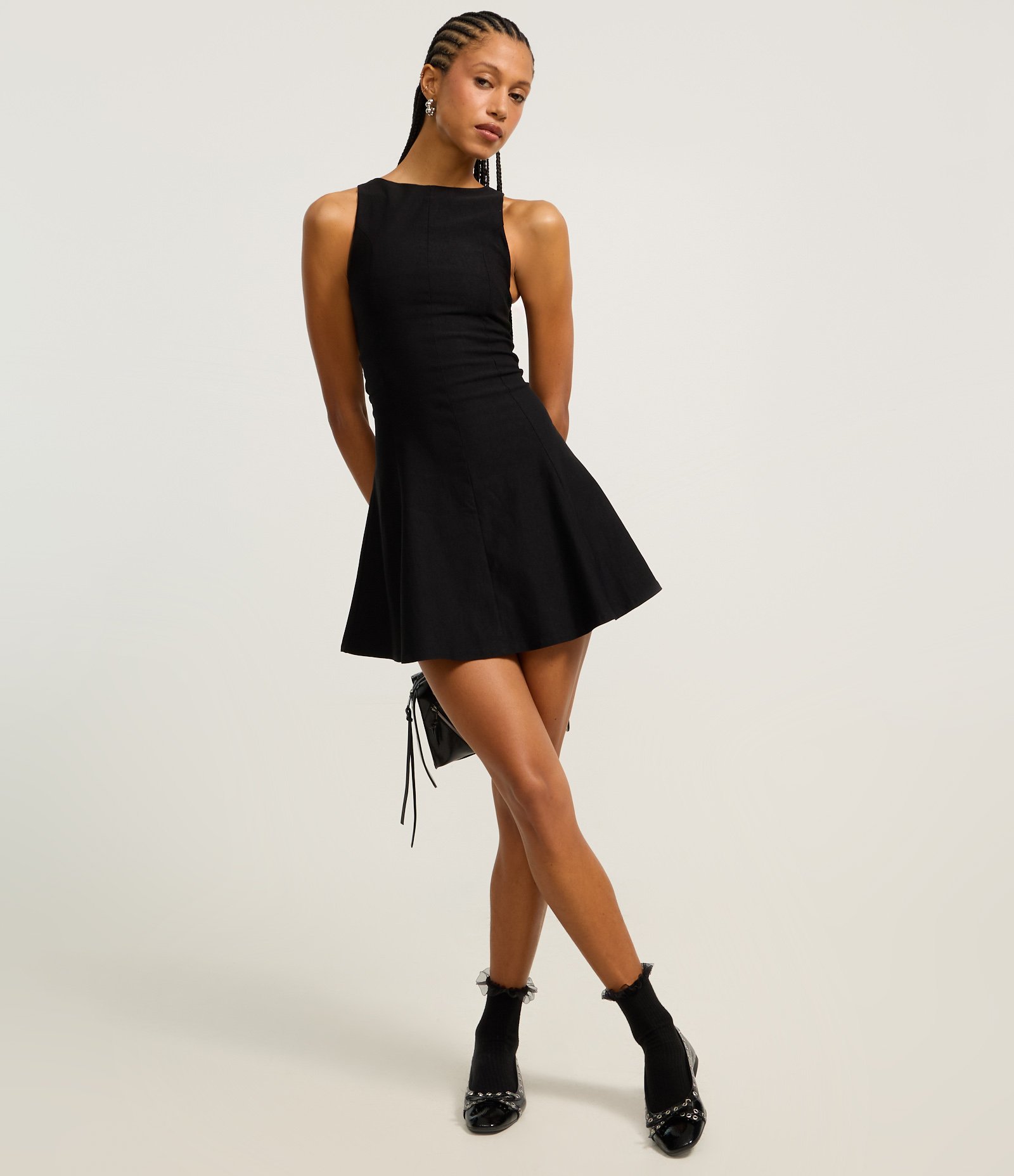 Vestido Curto Evasê em Bengaline com Pregas Preto 2