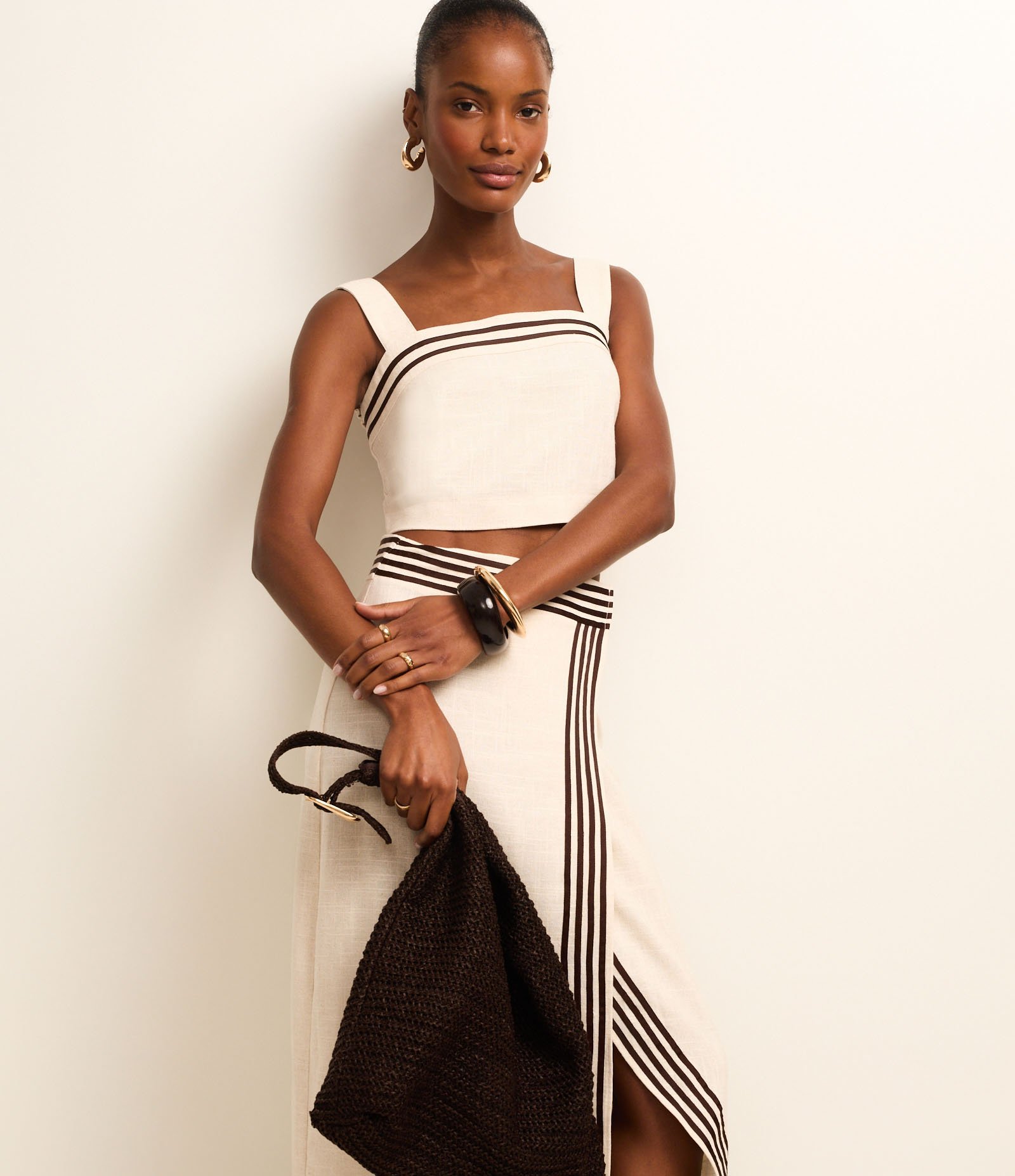 Saia Midi em Viscolinho com Transpasse Envelope e Listras Contrastantes Bege 5