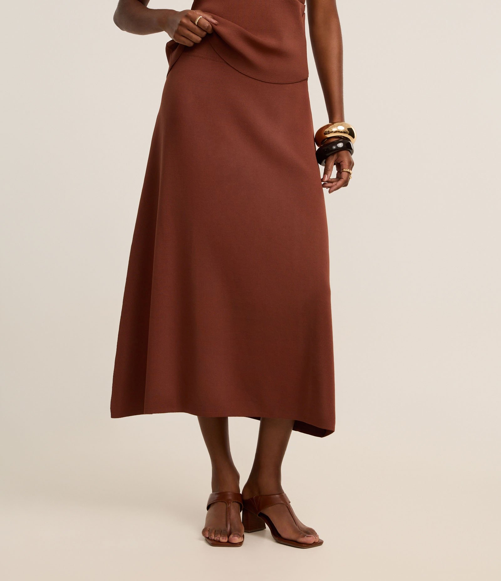 Saia Evasê New Midi em Tricô com Elástico no Cós Marrom 3