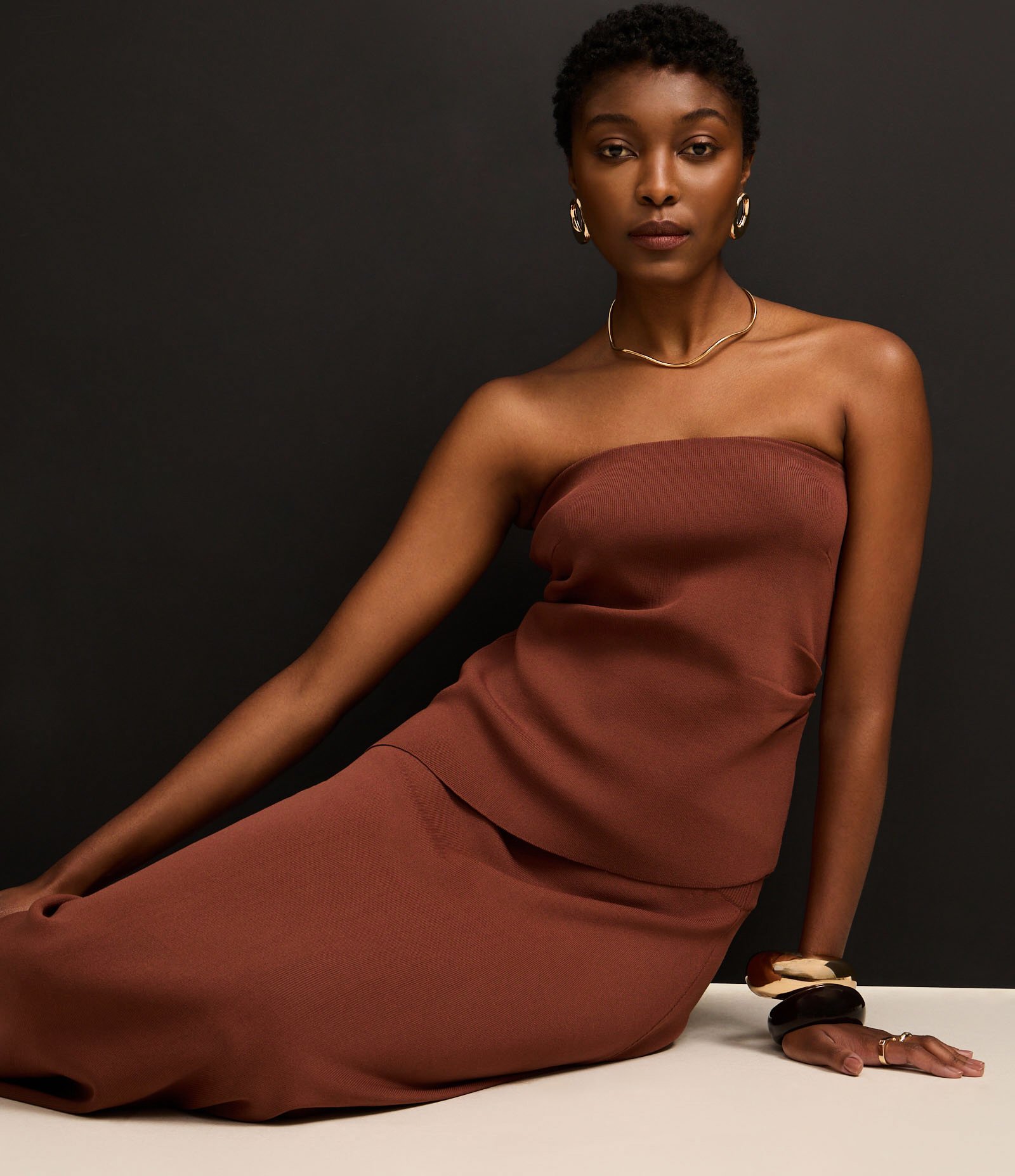 Saia Evasê New Midi em Tricô com Elástico no Cós Marrom 6