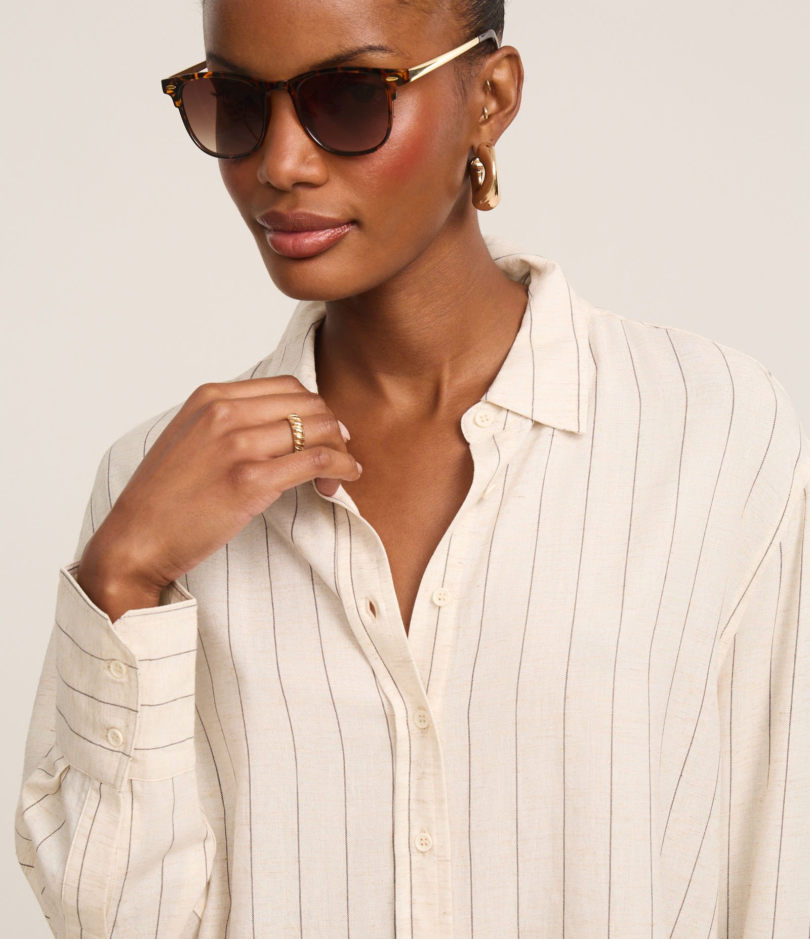 Camisa com Estampa Listras a Fio Tinto Bege 3