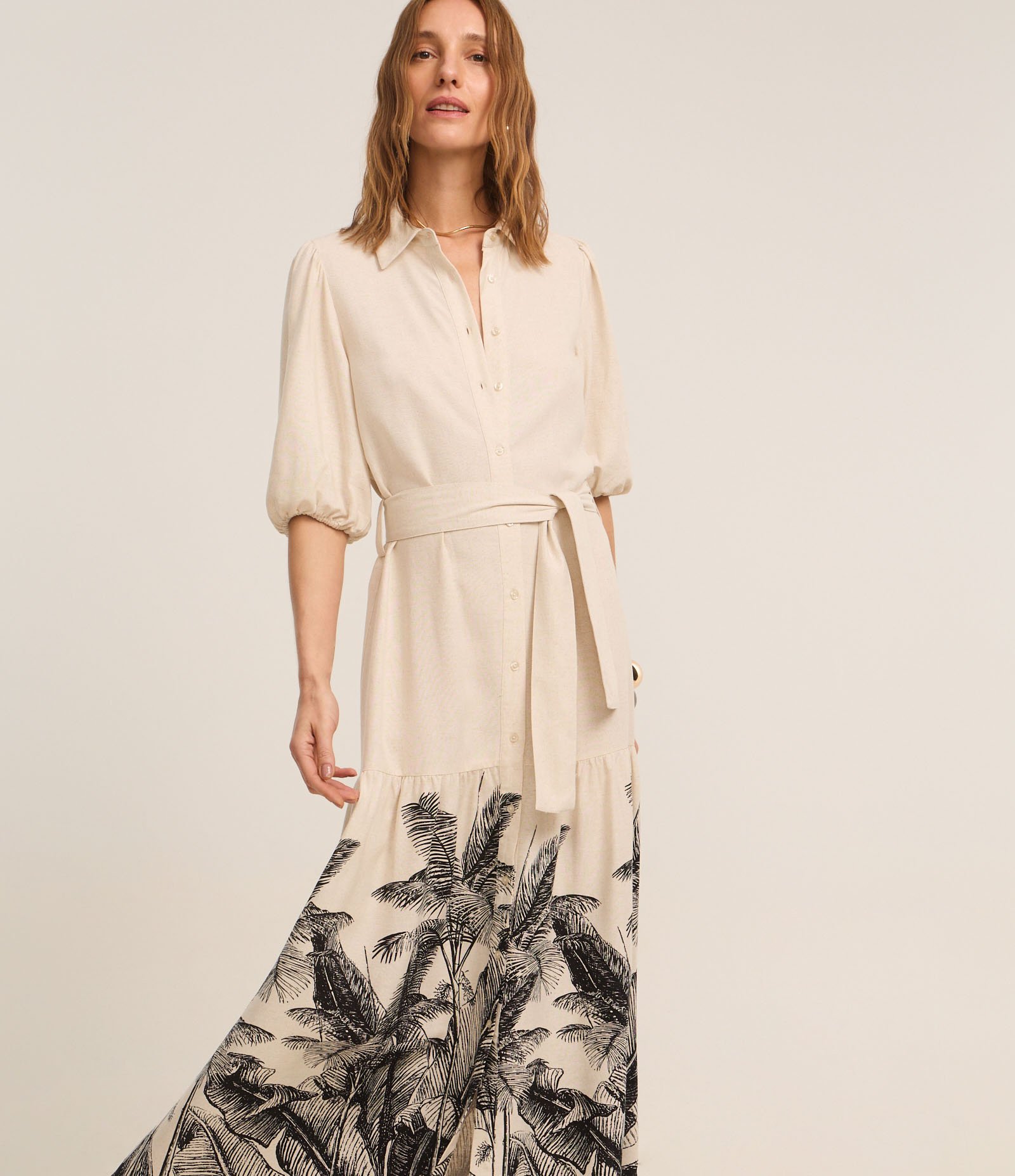 Vestido Chemise em Viscolinho com Estampa Coqueiros Bege 2