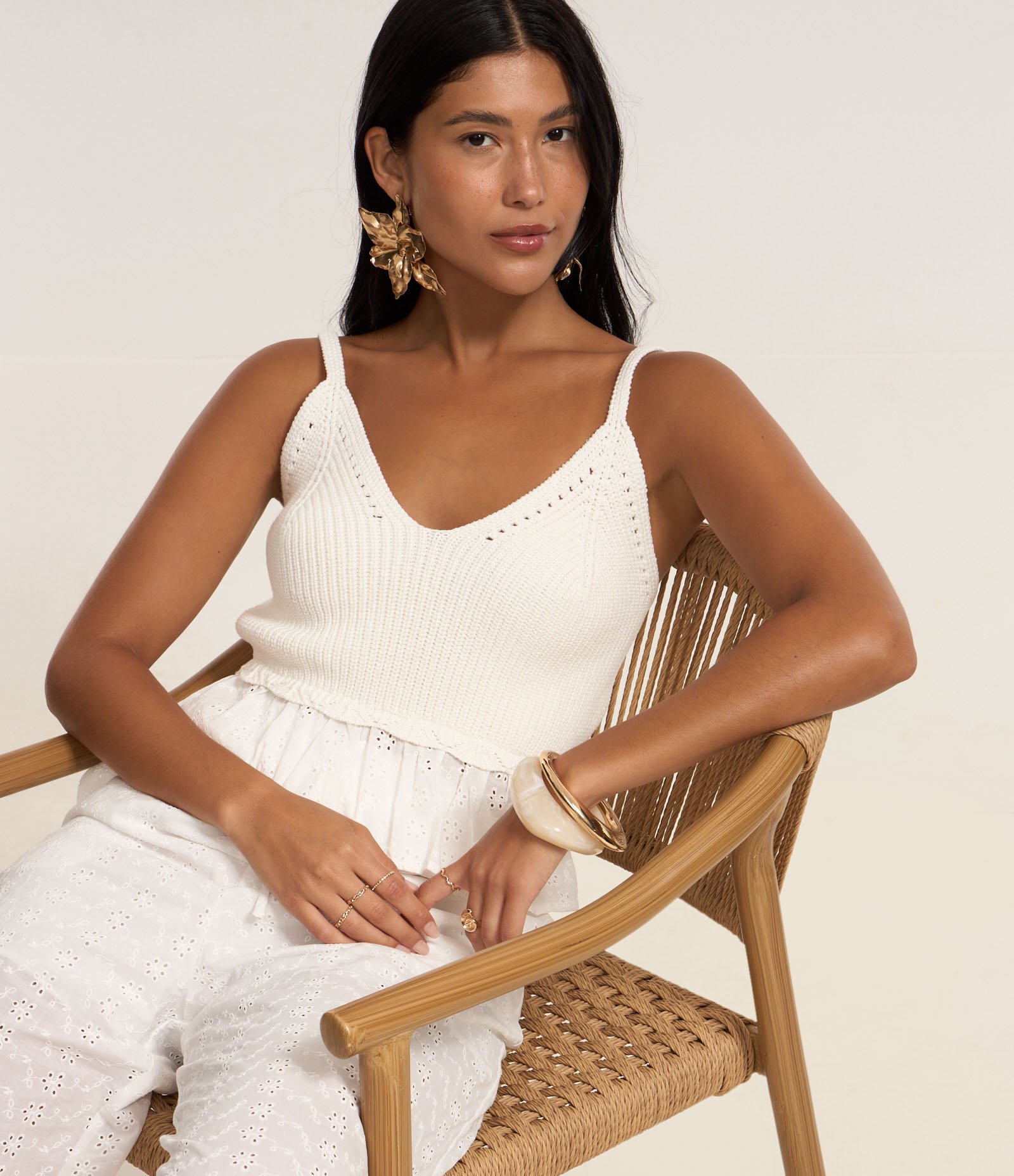 Blusa em Tricô com Alças e Babados Branco 1