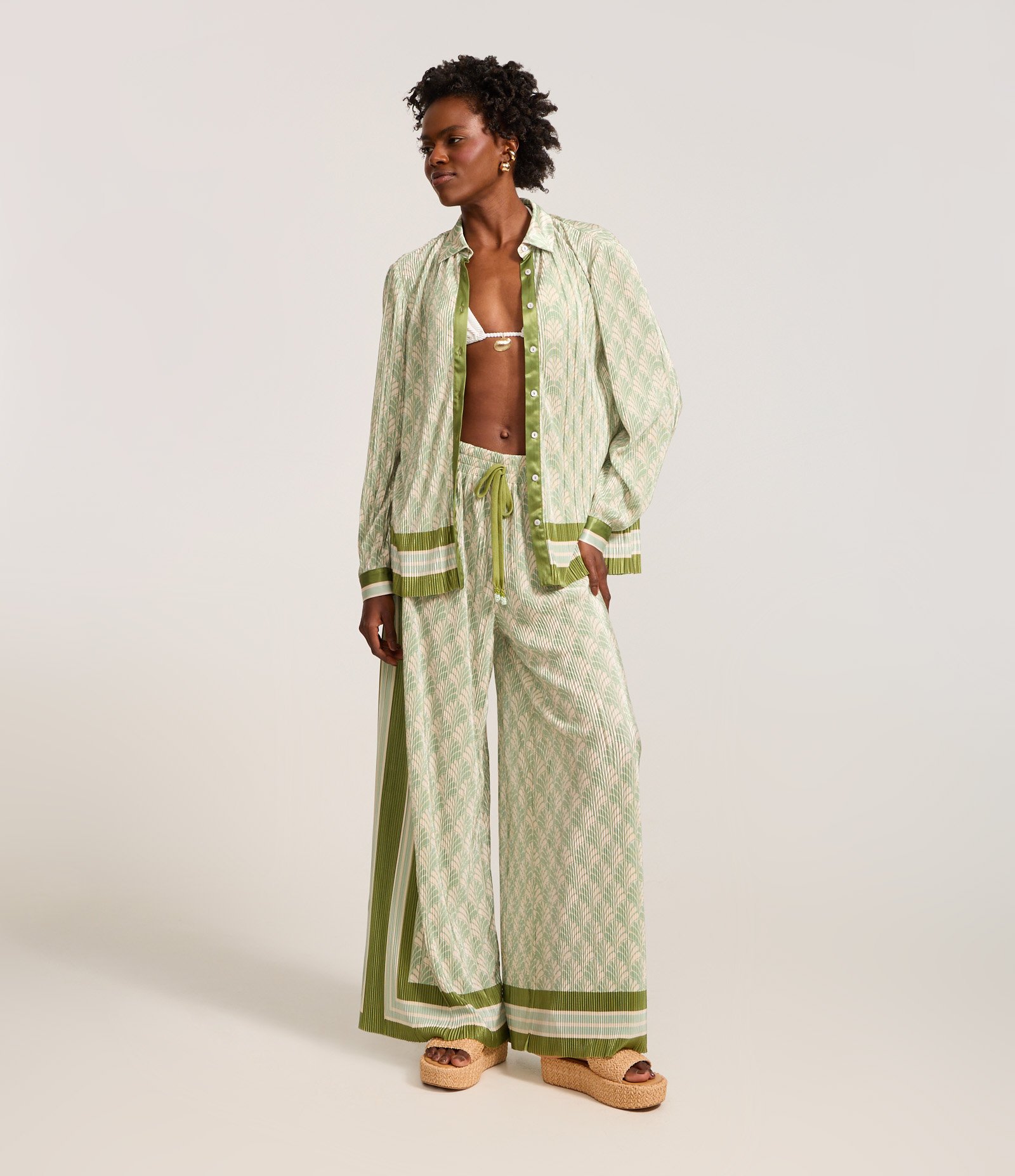 Calça Pantalona com Cordão no Cós e Listras Laterais Bege/Verde 1