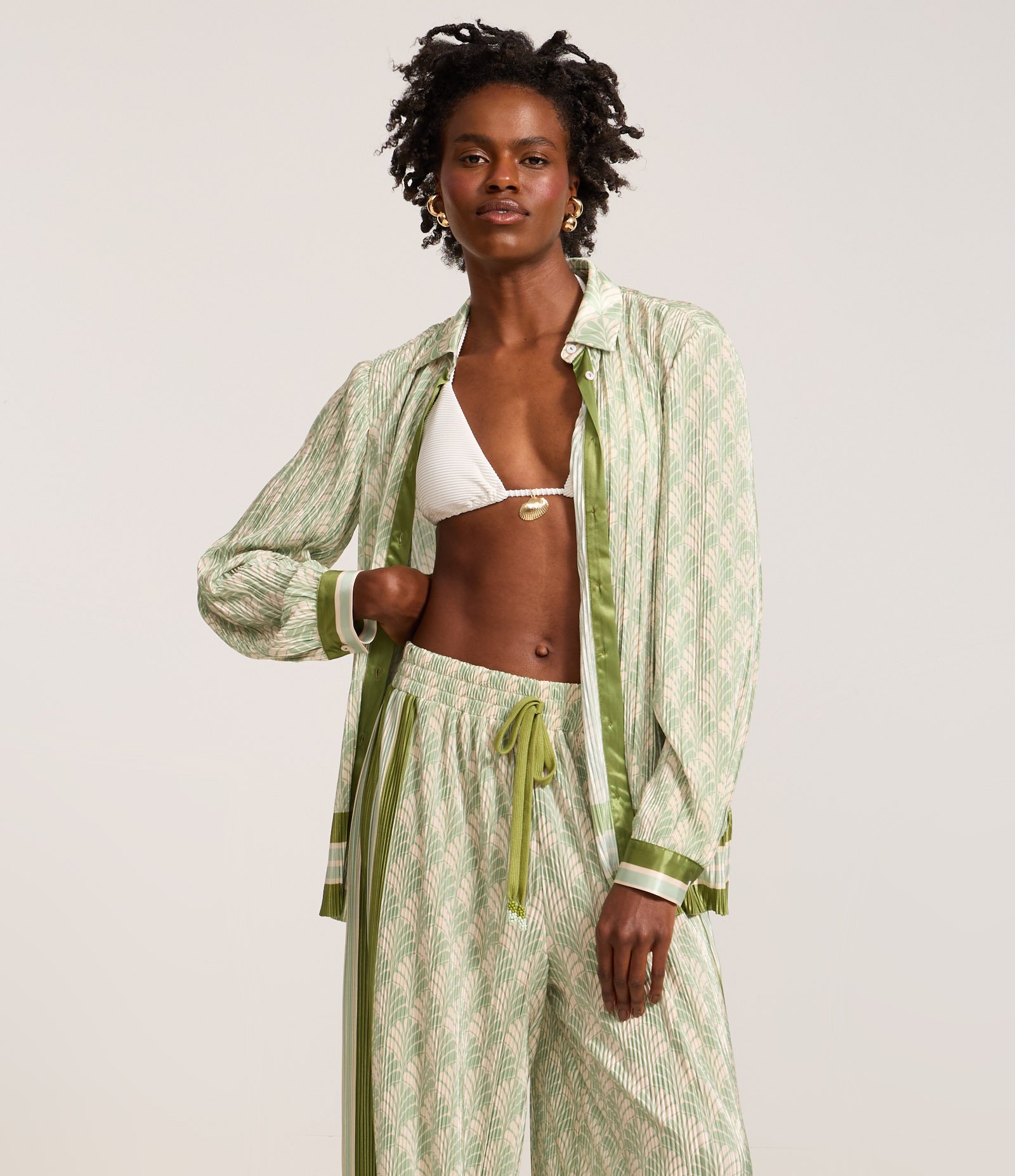 Calça Pantalona com Cordão no Cós e Listras Laterais Bege/Verde 2