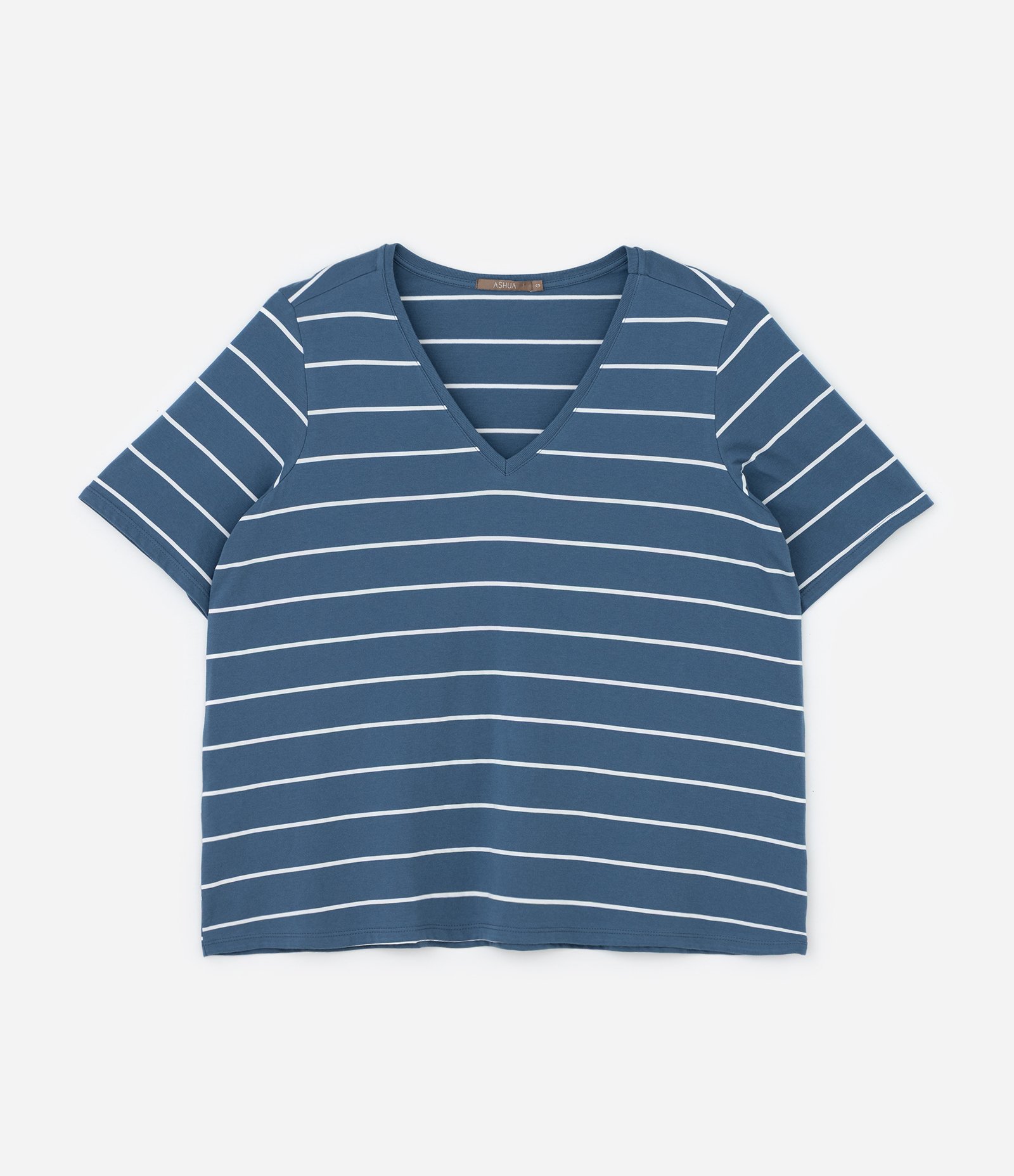 Blusa com Gola V e Estampa Listrada Curve & Plus Size 4