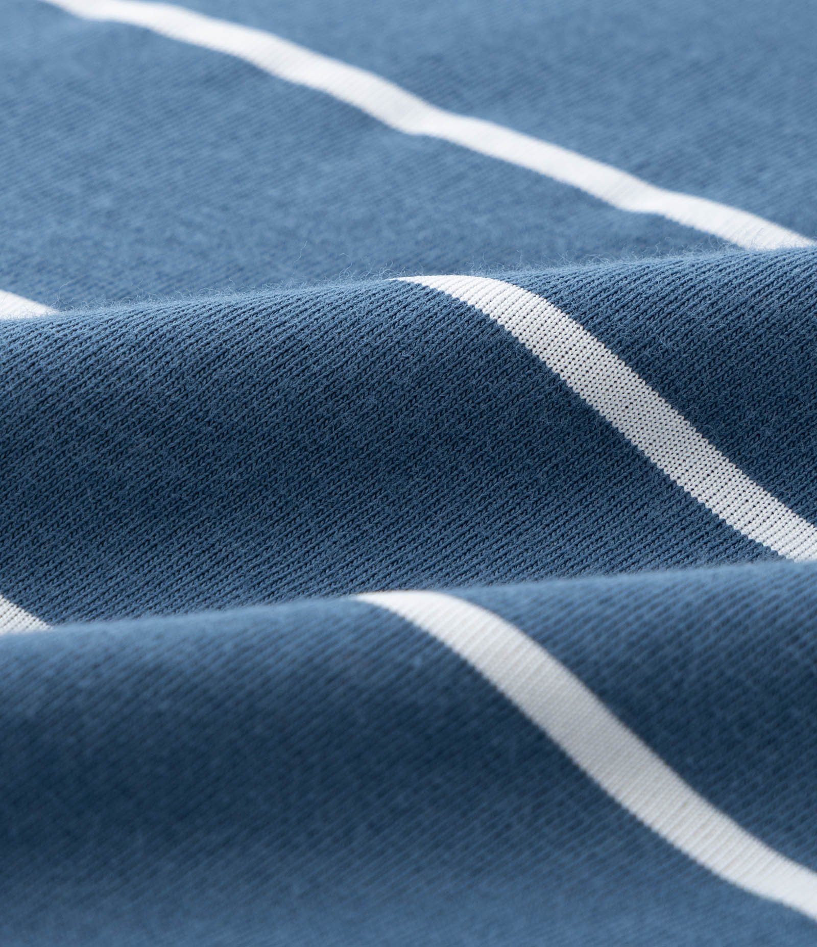 Blusa com Gola V e Estampa Listrada Curve & Plus Size 6