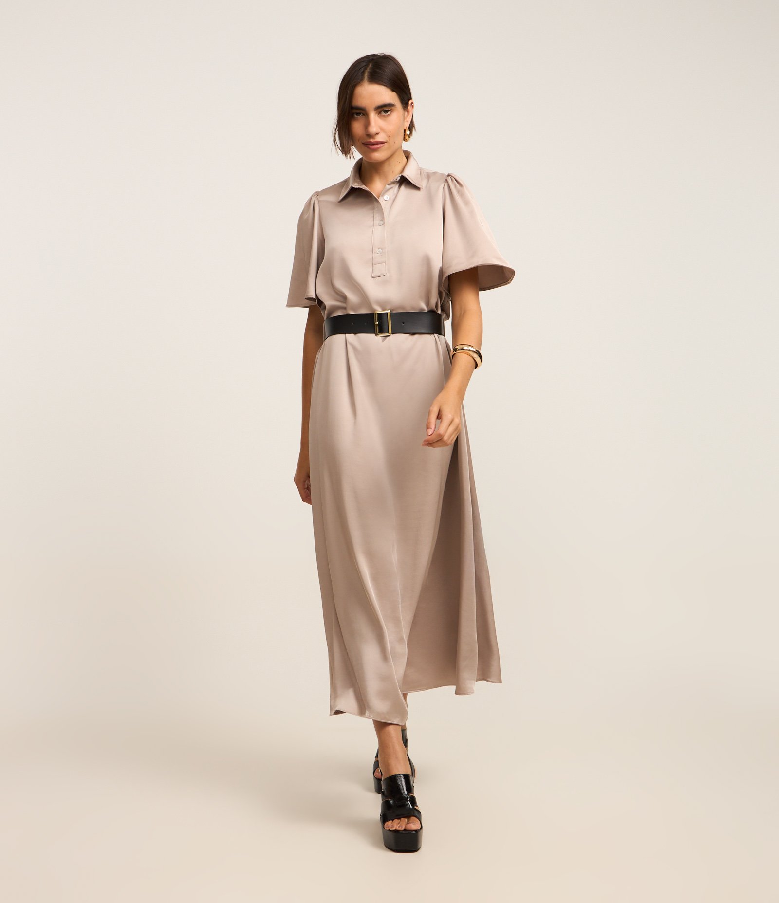 Vestido Reto Longo em Alfaiataria Acetinado com Cinto Bege 1