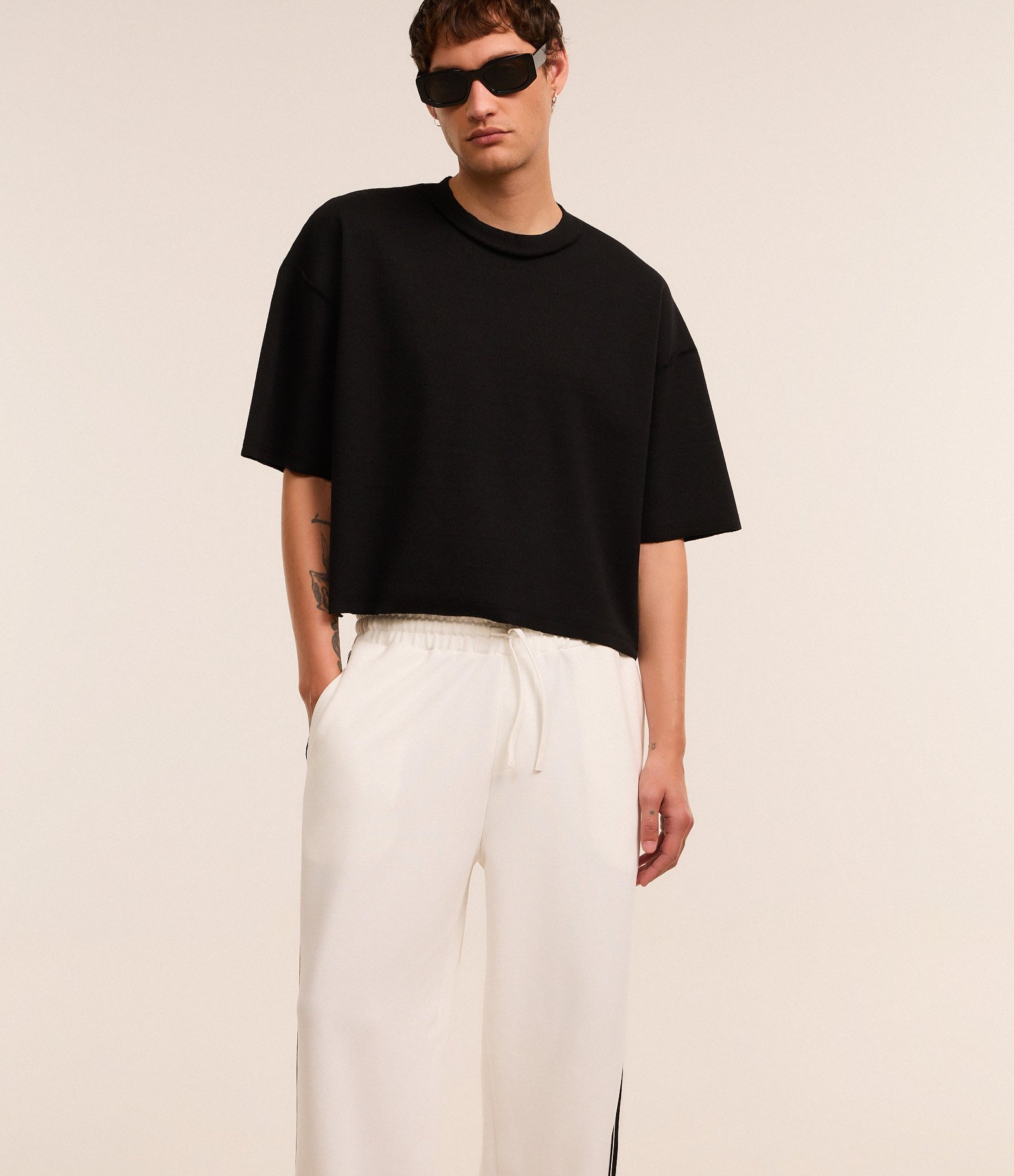 Calça Wide Leg em Helanca com Listra Lateral e Ajuste na Barra Branco 6