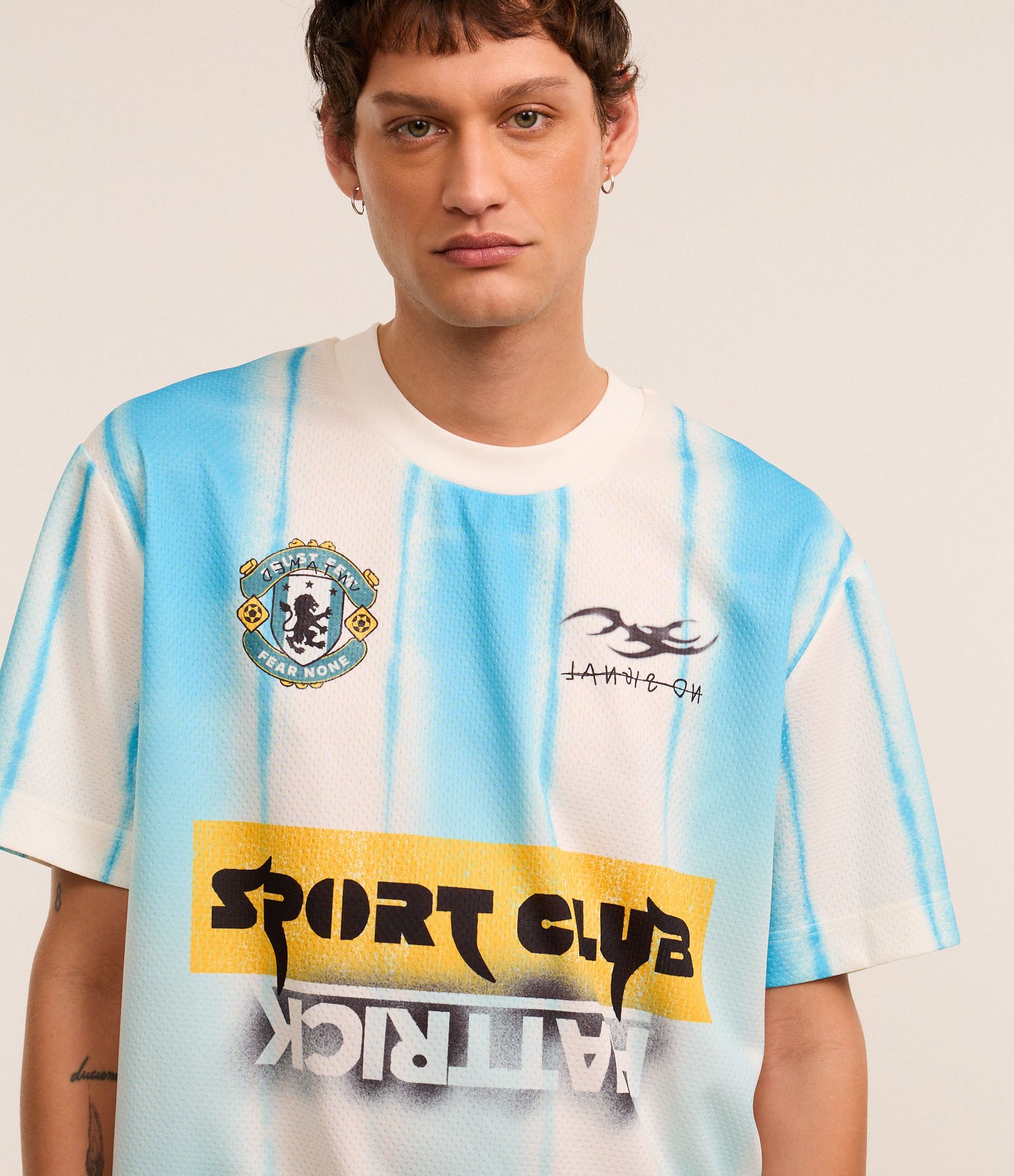 Camiseta Boxy Sportcore com Estampa de Listras e Lettering Off White 6