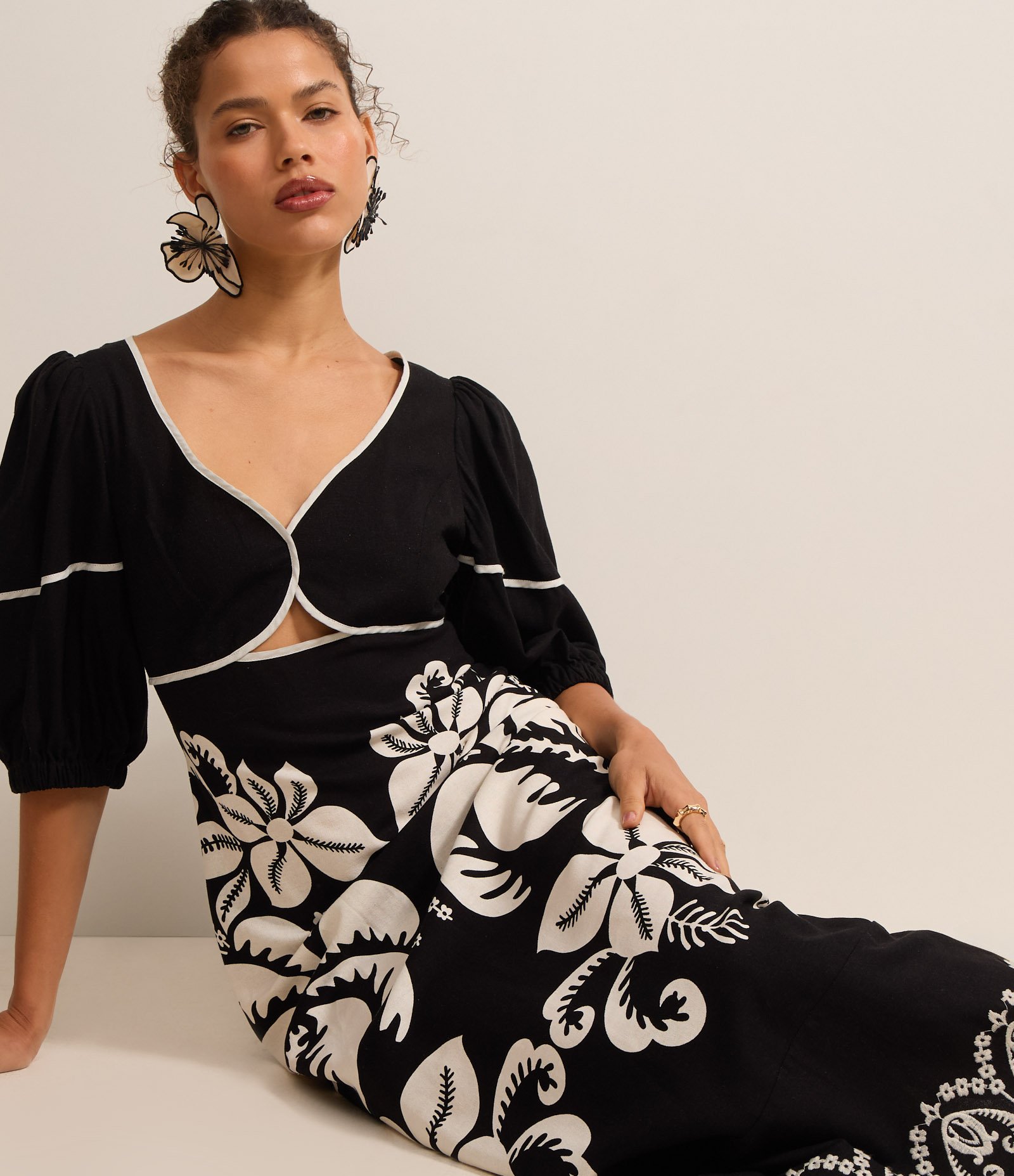 Vestido Evasê em Viscolinho com Estampa Coqueiros e Flores Multicores 3