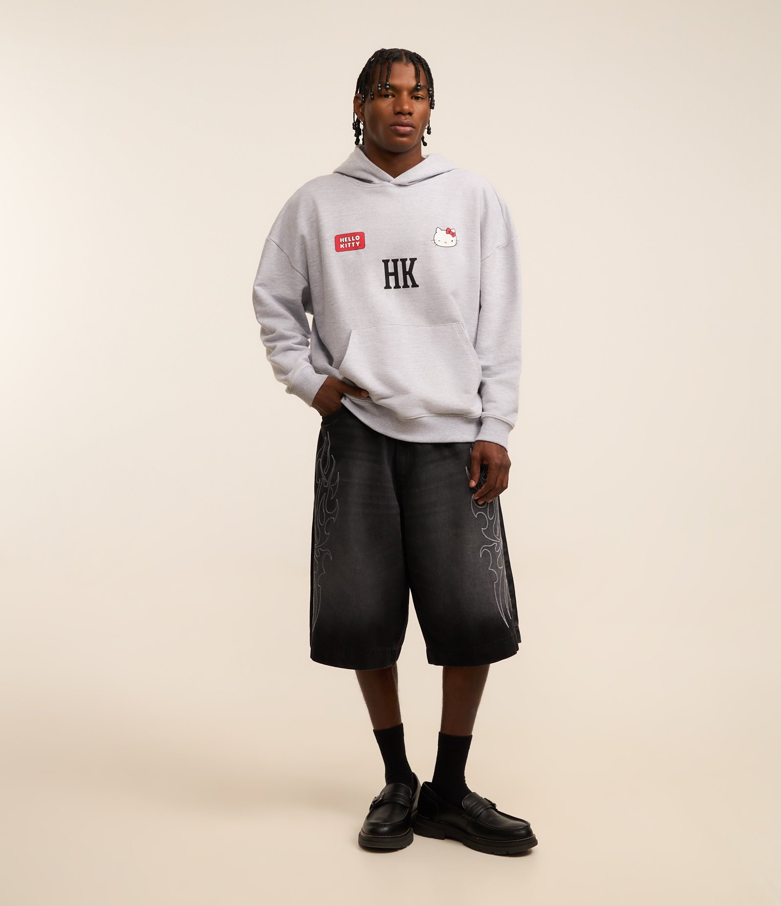 Casaco Fechado Boxy em Moletom com Estampa Hello Kitty Cinza 2