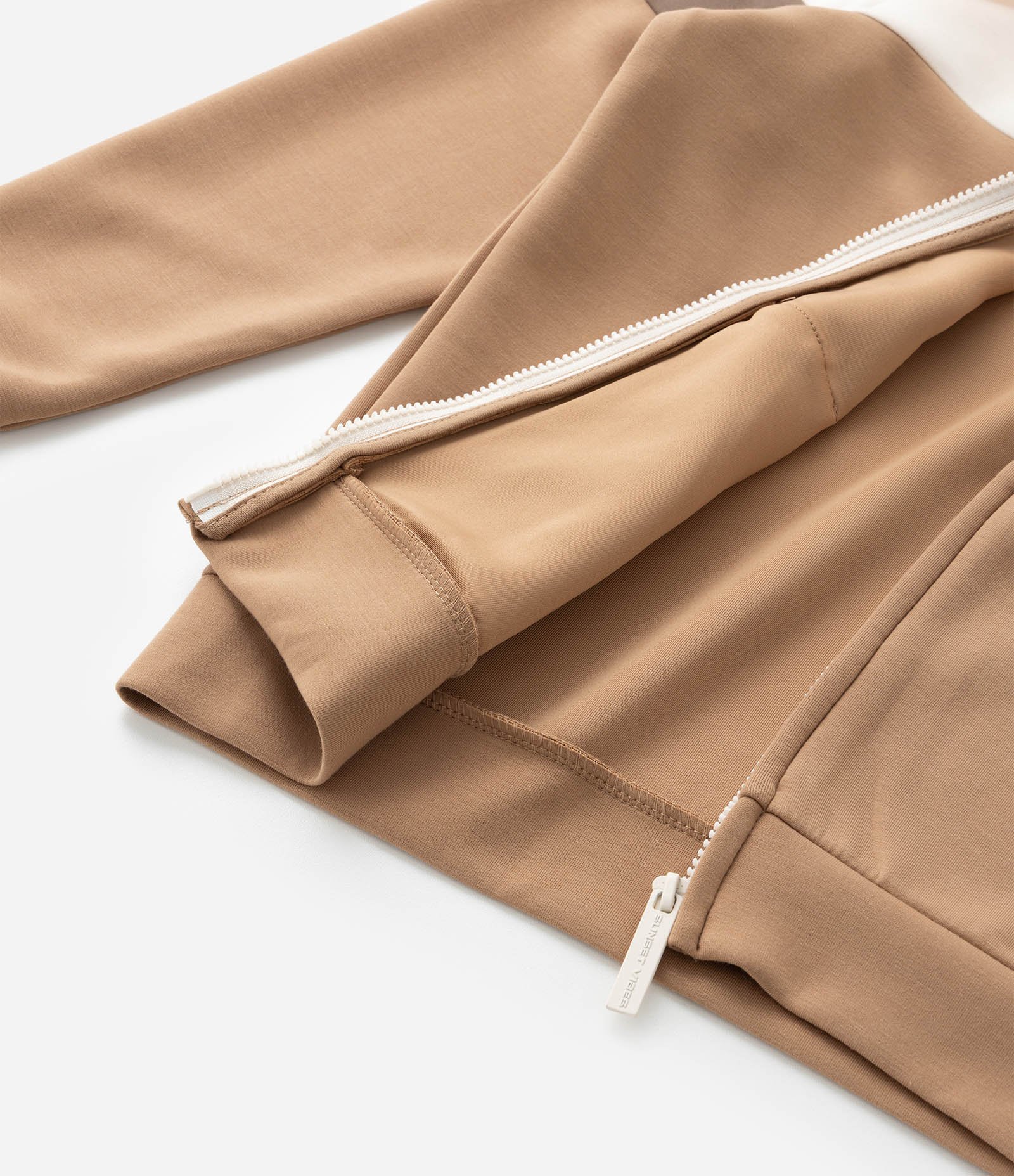 Jaqueta Infantil em Techfleece com Recortes e Bolsos - Tam 5 a 14 Anos Marrom/Bege 4