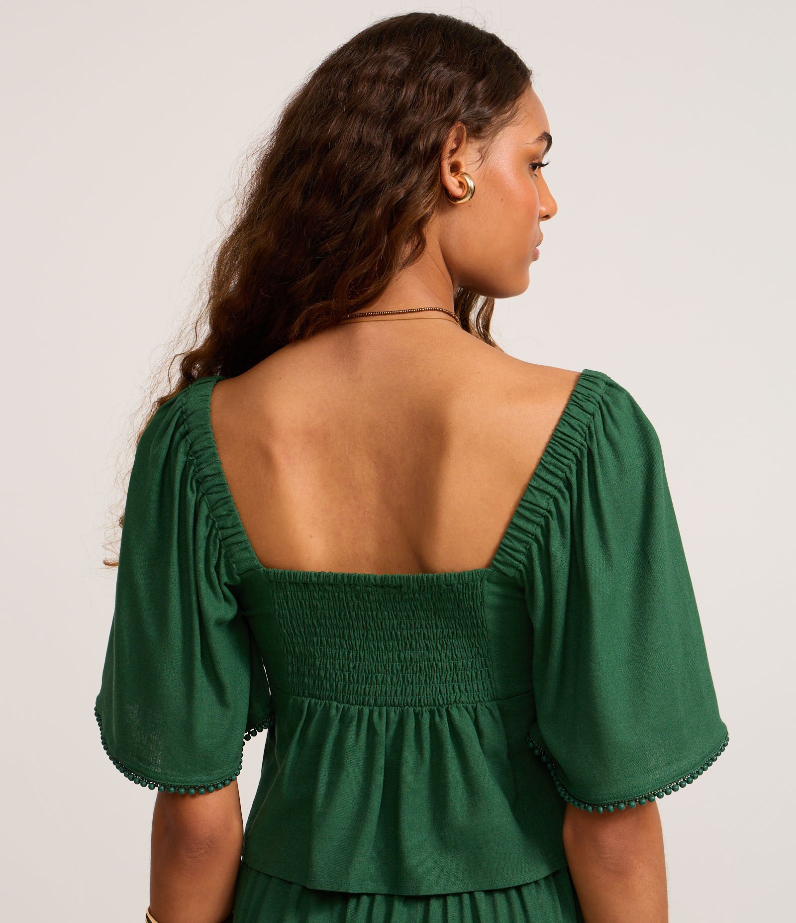 Blusa Cropped em Viscolinho com Puxadinho Frontal e Lastex Verde 4