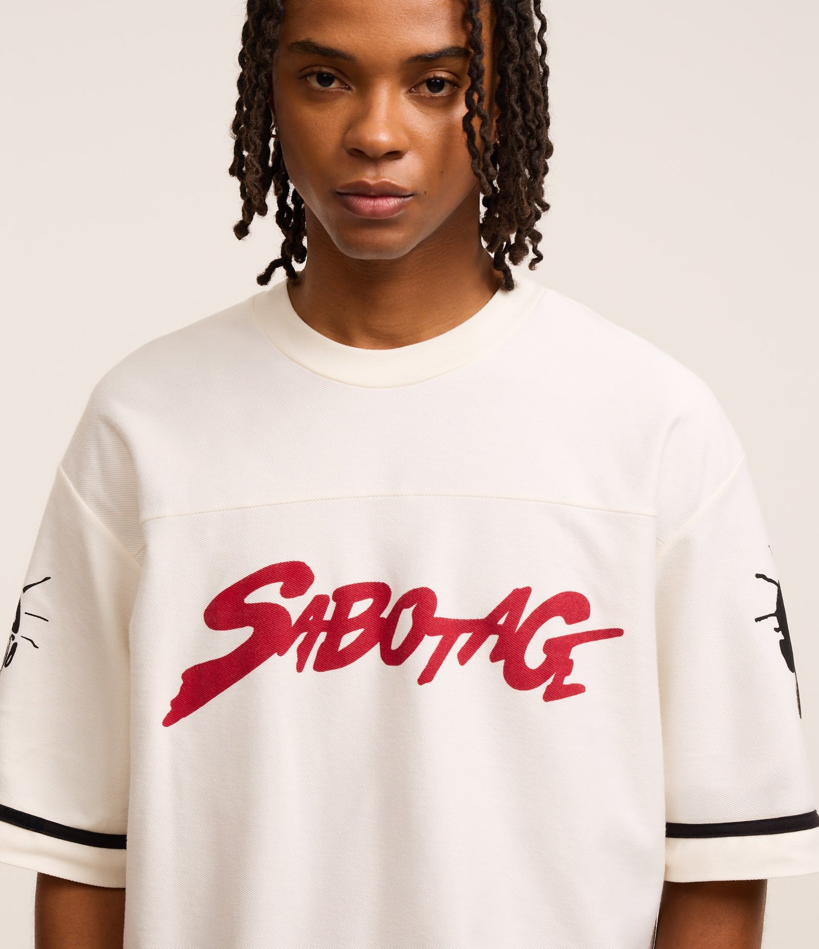 Camiseta Boxy em Algodão com Estampa Sabotage Off White 4