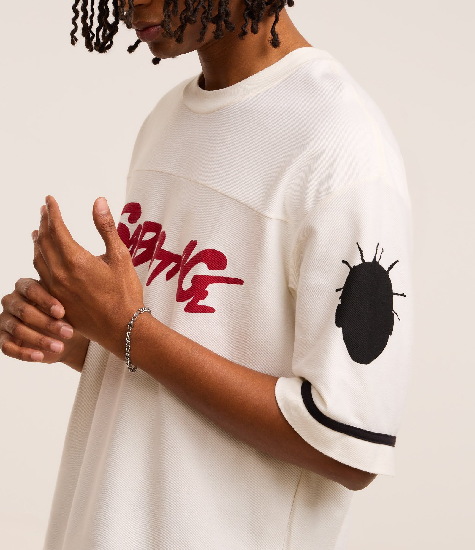 Camiseta Boxy em Algodão com Estampa Sabotage Off White 5