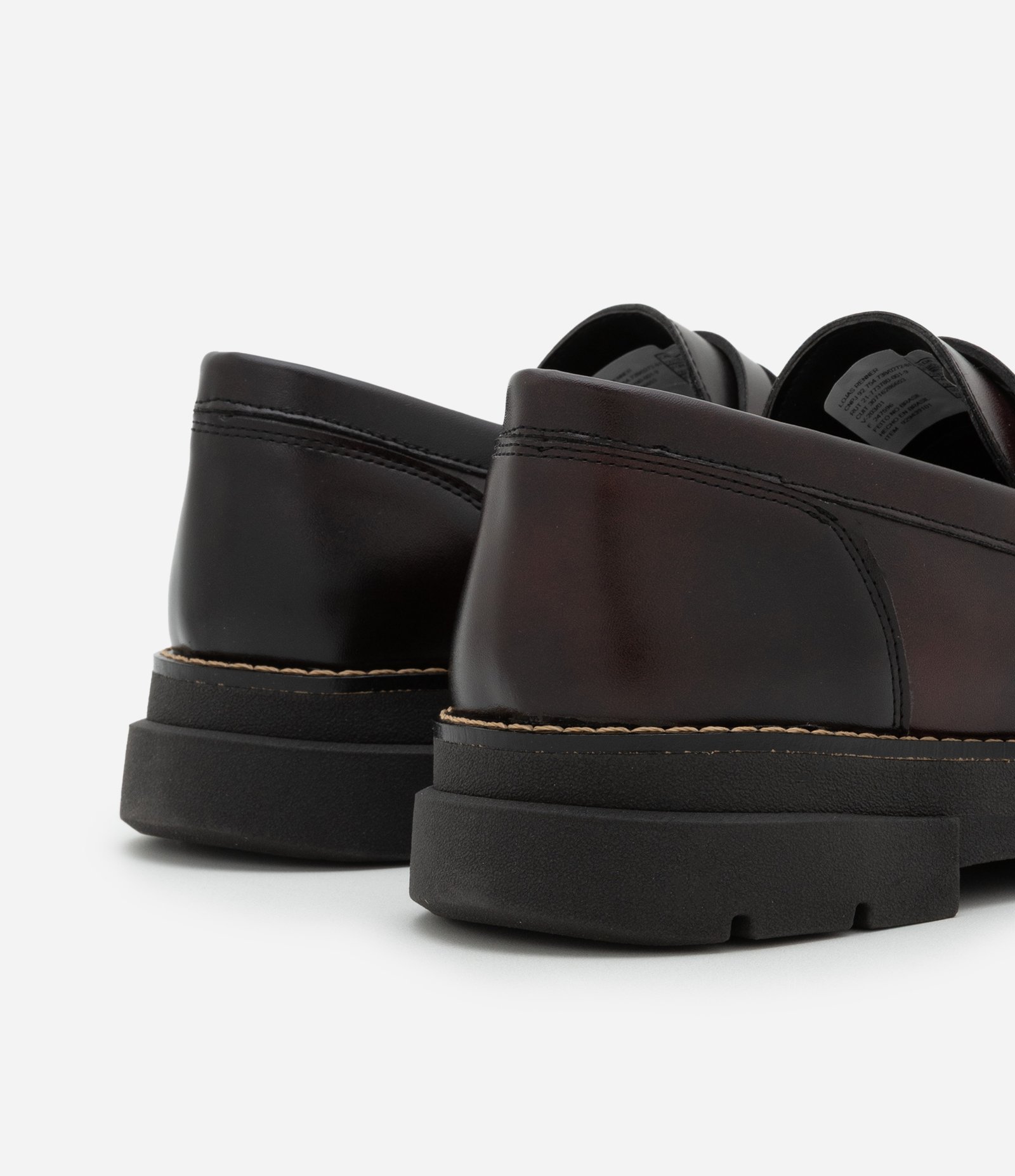 Sapato em Pu com Sola Tratorada e Detalhe Olho de Gato Vinho 3