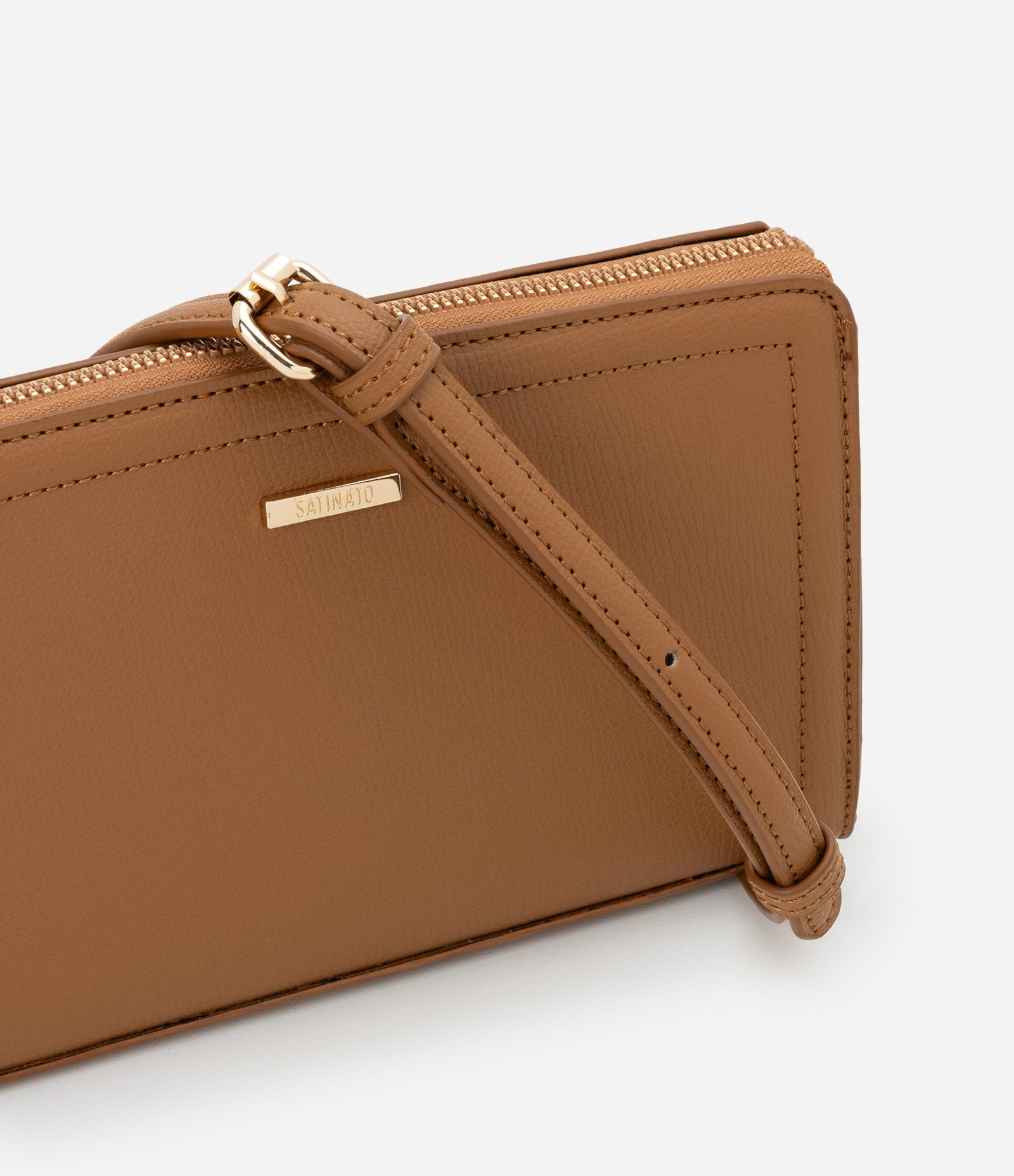 Bolsa Transversal Pequena com Detalhes em Metal Marrom 7