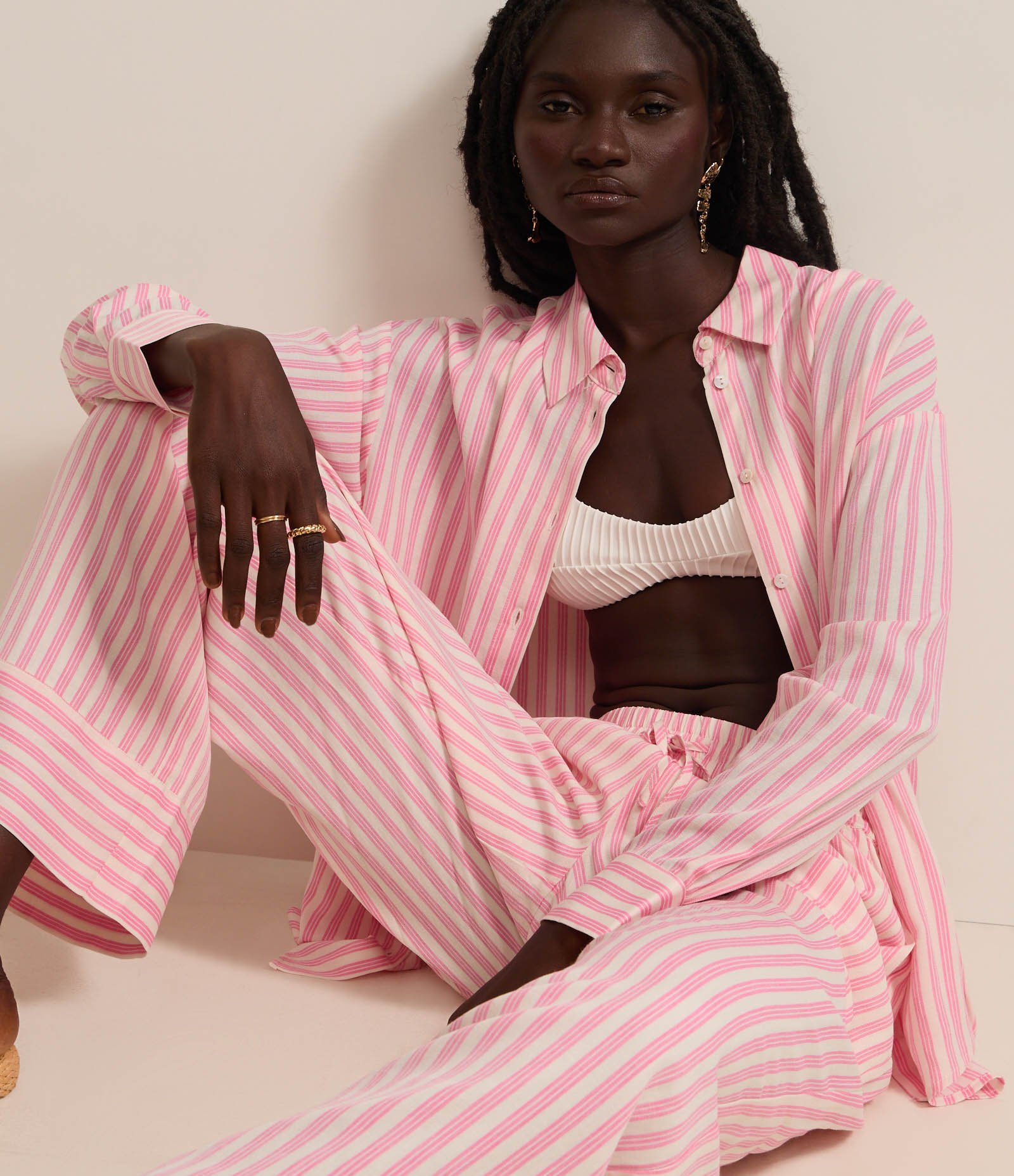 Camisa Alongada em Cambraia com Listras em Fio Tinto Rosa 1