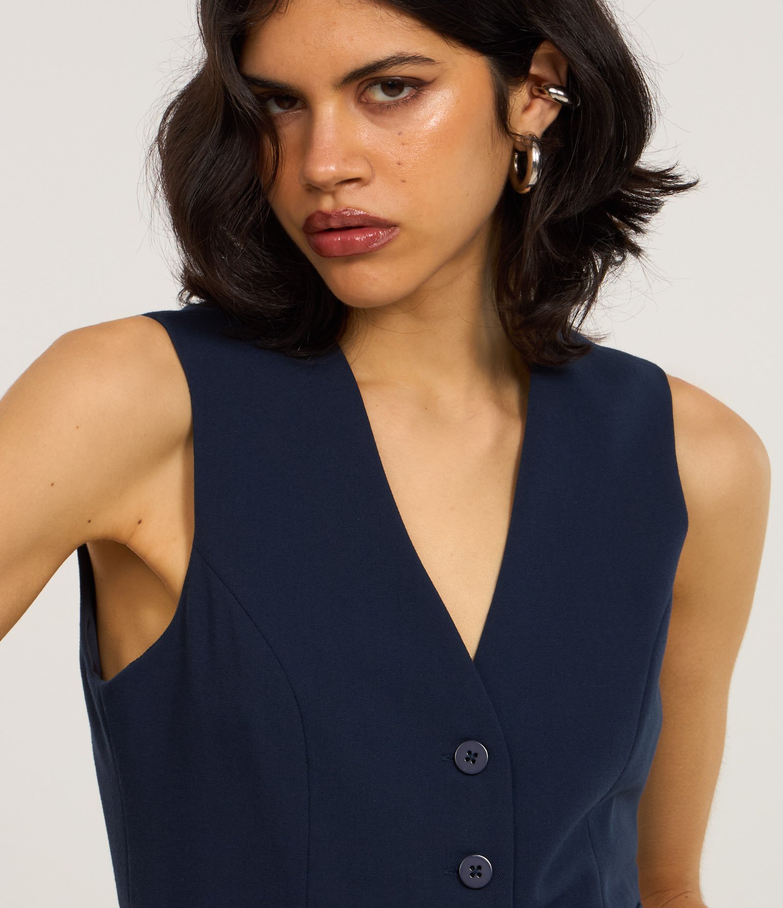 Colete Alongado Alfaiatado com Botões Frontais Azul Marinho 4