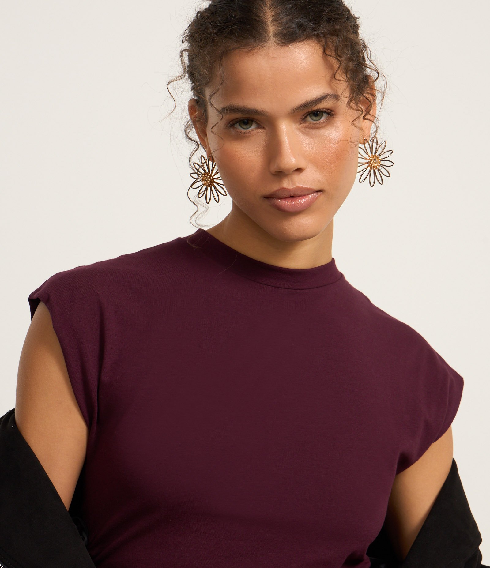 Vestido Curto em Algodão com Golinha Alta Vinho 3