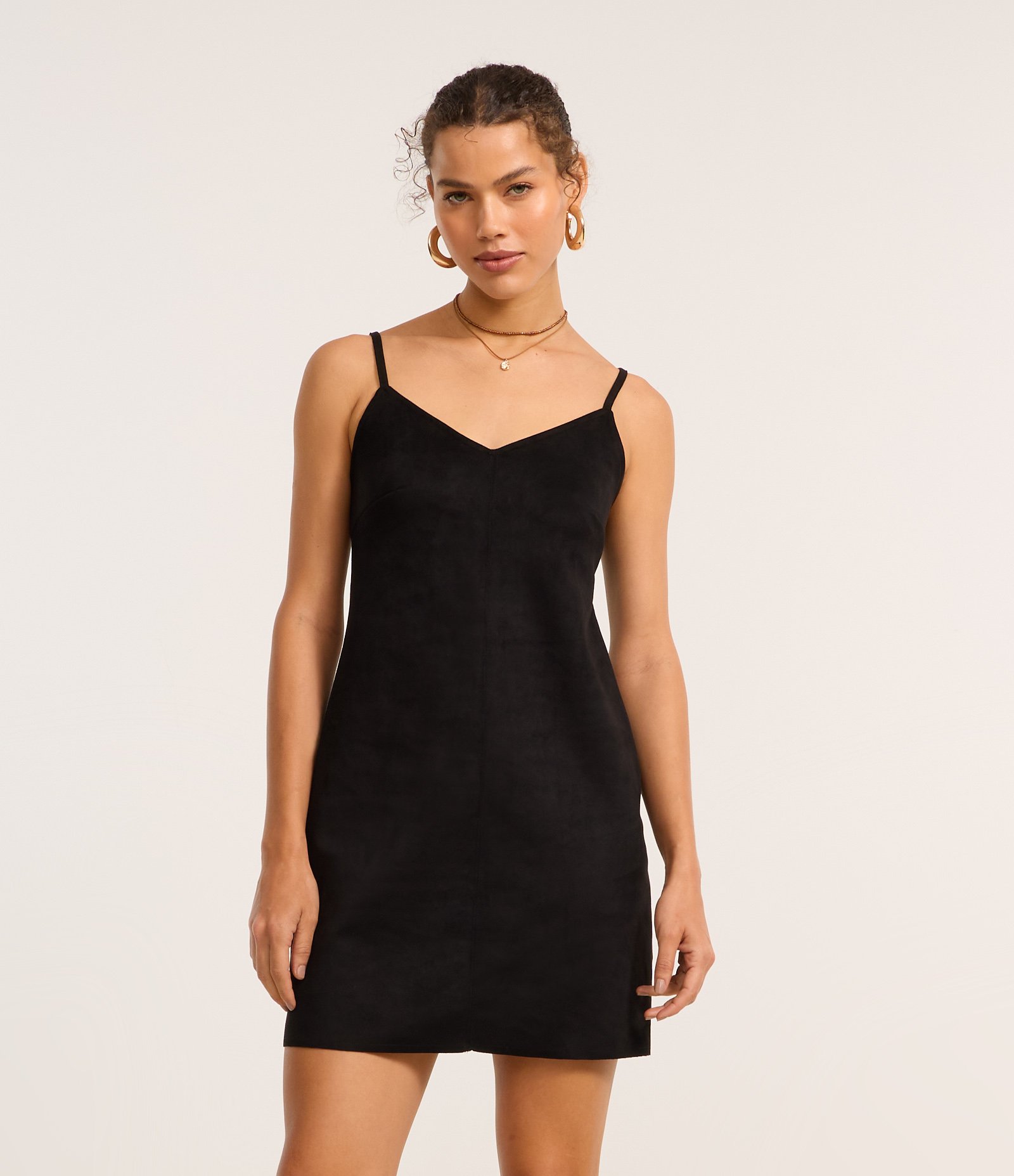 Vestido Curto em Suede com Alcinhas Finas Preto 1