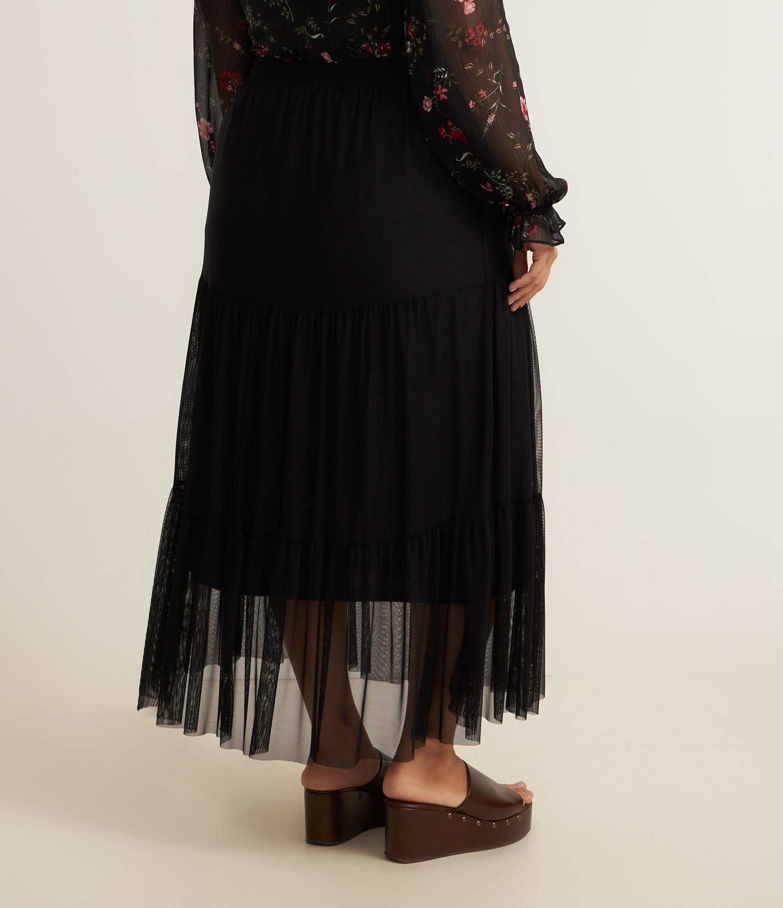 Saia Midi em Tule com Marias na Barra Curve & Plus Size Preto 3