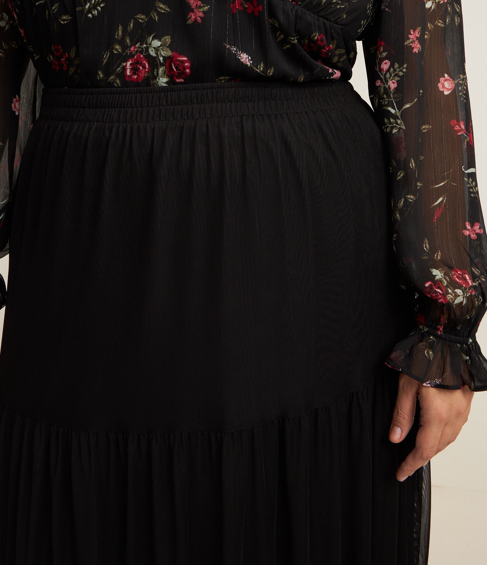 Saia Midi em Tule com Marias na Barra Curve & Plus Size Preto 4