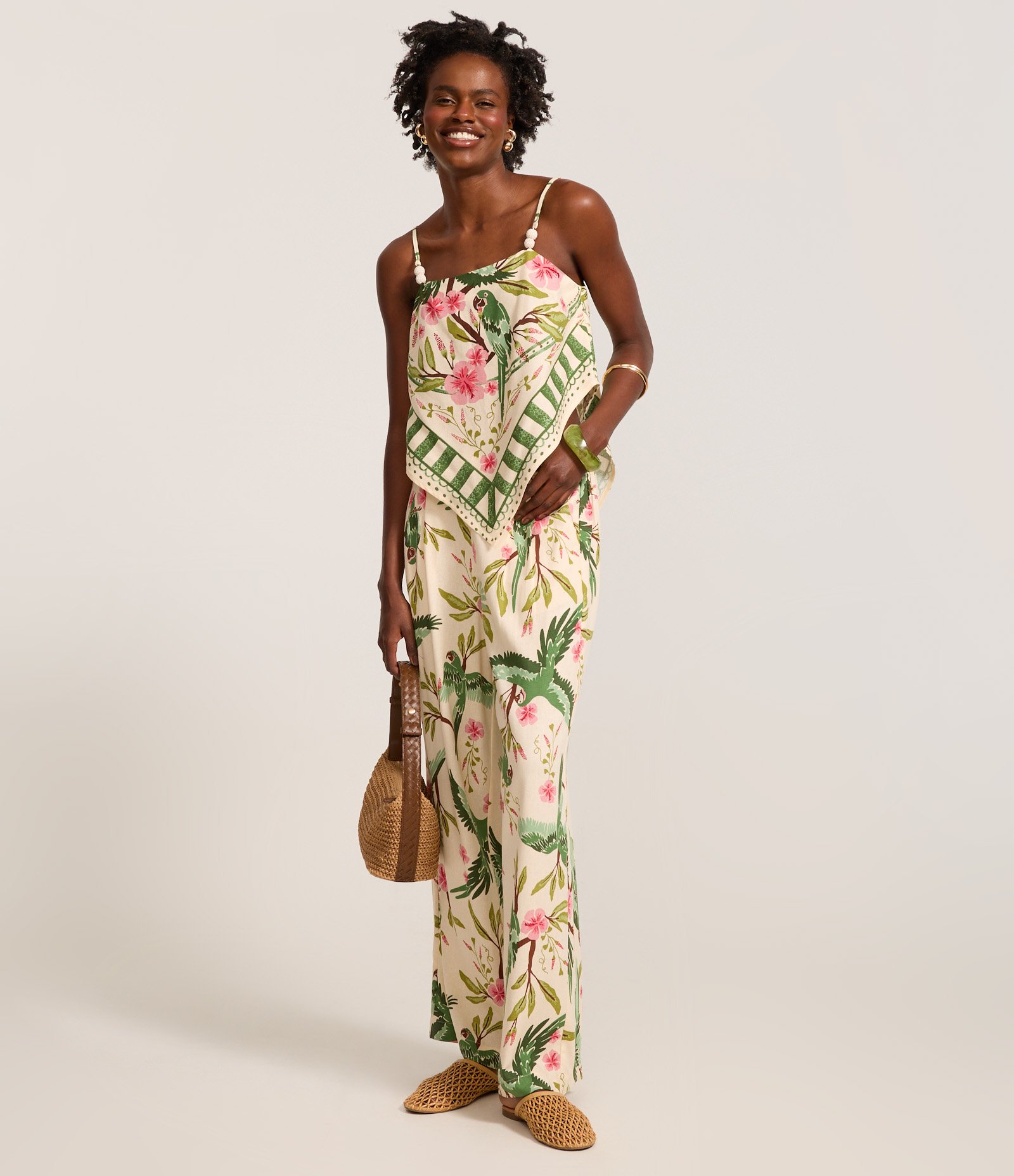 Blusa em Viscolinho com Estampa Tropical e Barra com Ponta Bege 2