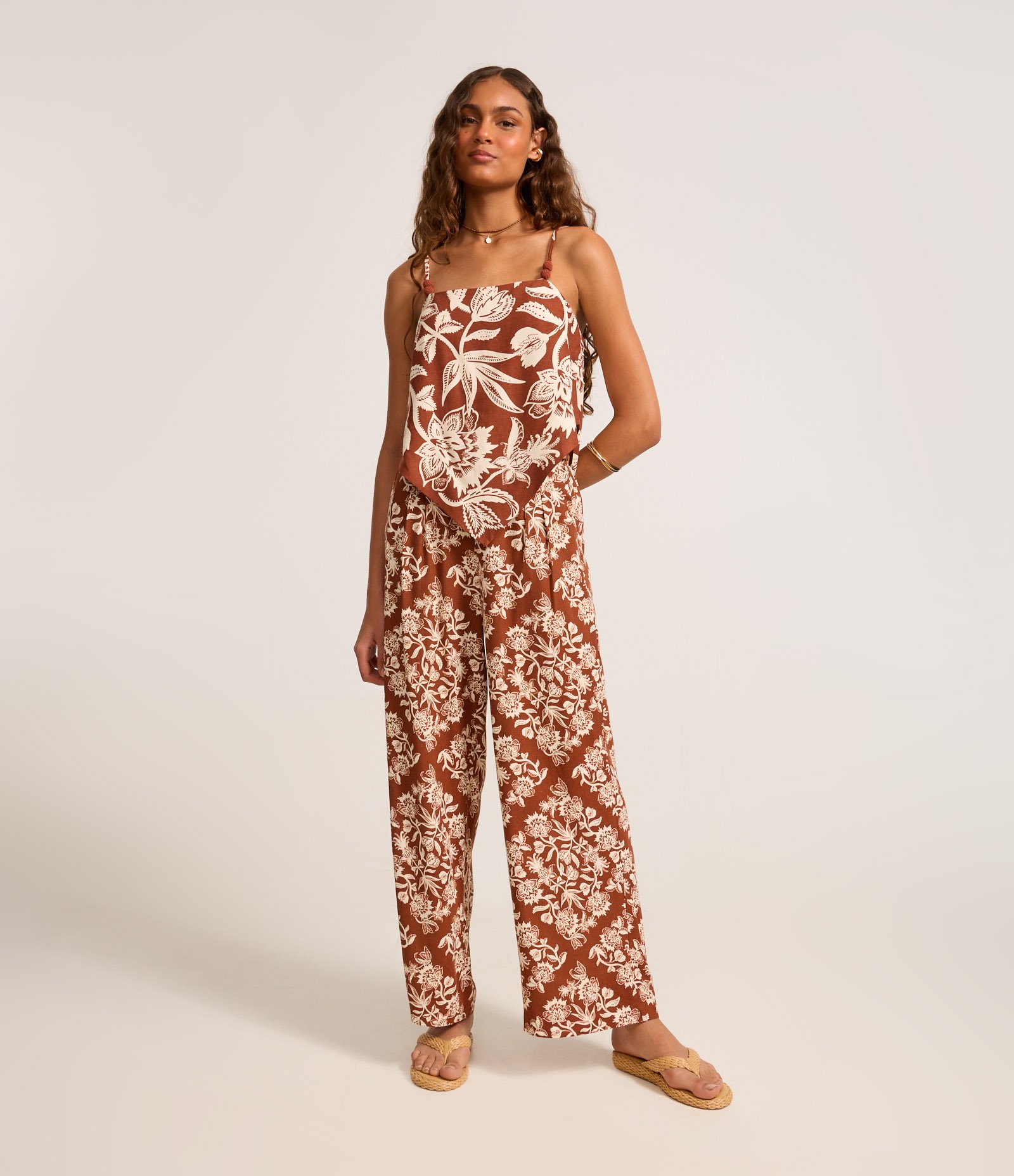 Calça Pantalona em Viscolinho com Estampa Floral Marrom 1