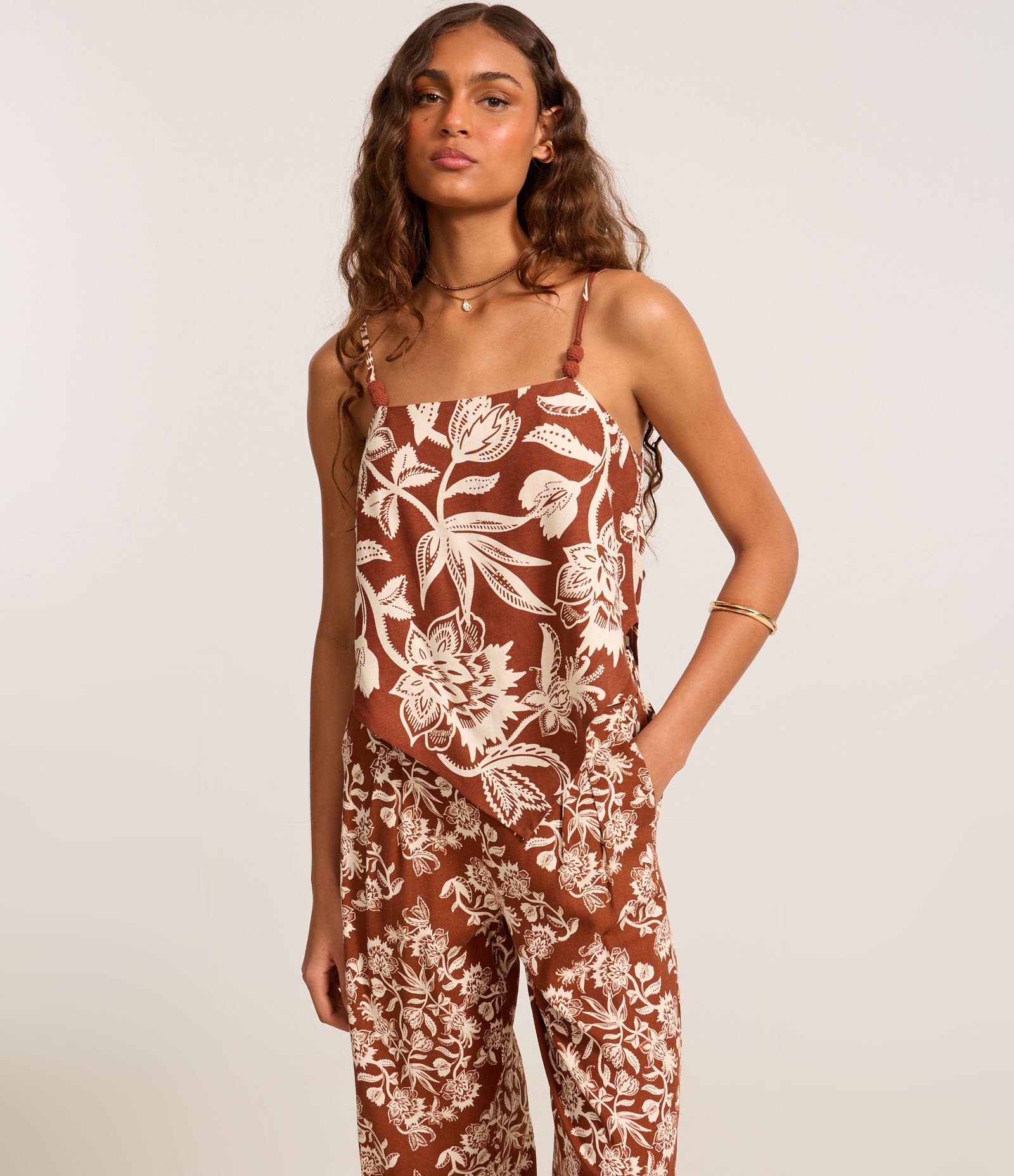 Calça Pantalona em Viscolinho com Estampa Floral Marrom 2