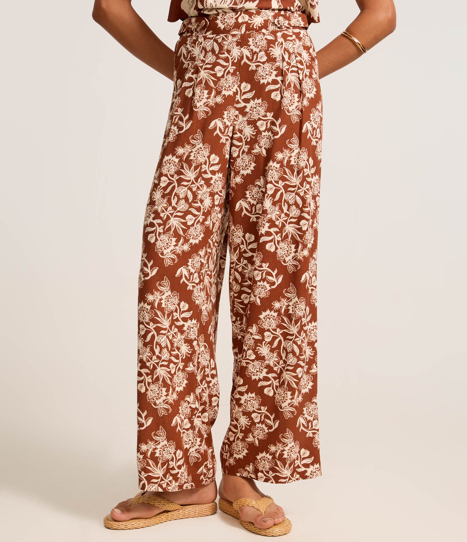 Calça Pantalona em Viscolinho com Estampa Floral Marrom 3