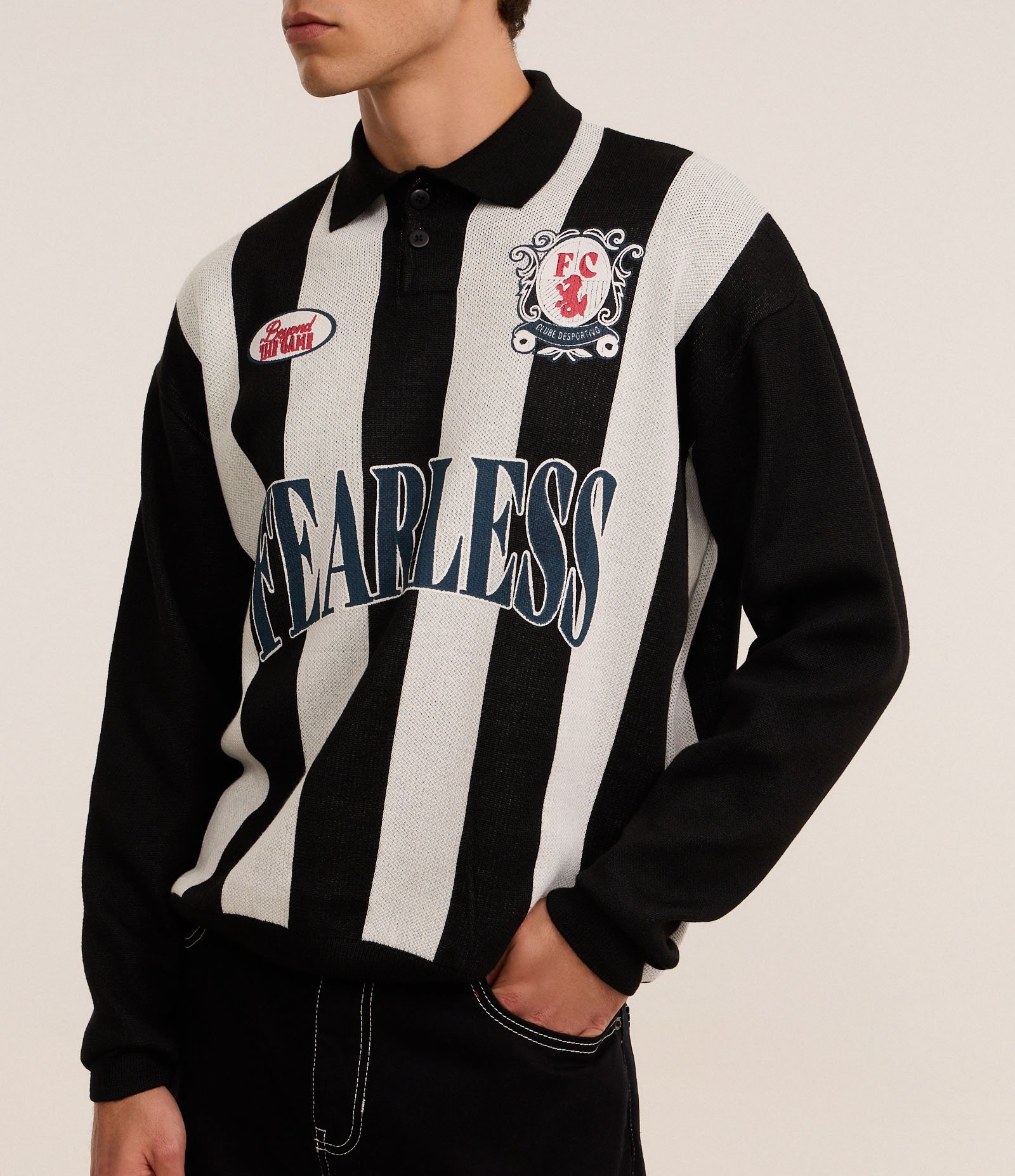 Camisa Polo Esportiva em Tricoline Listrada com Estampa Localizada e Lettering Branco 3