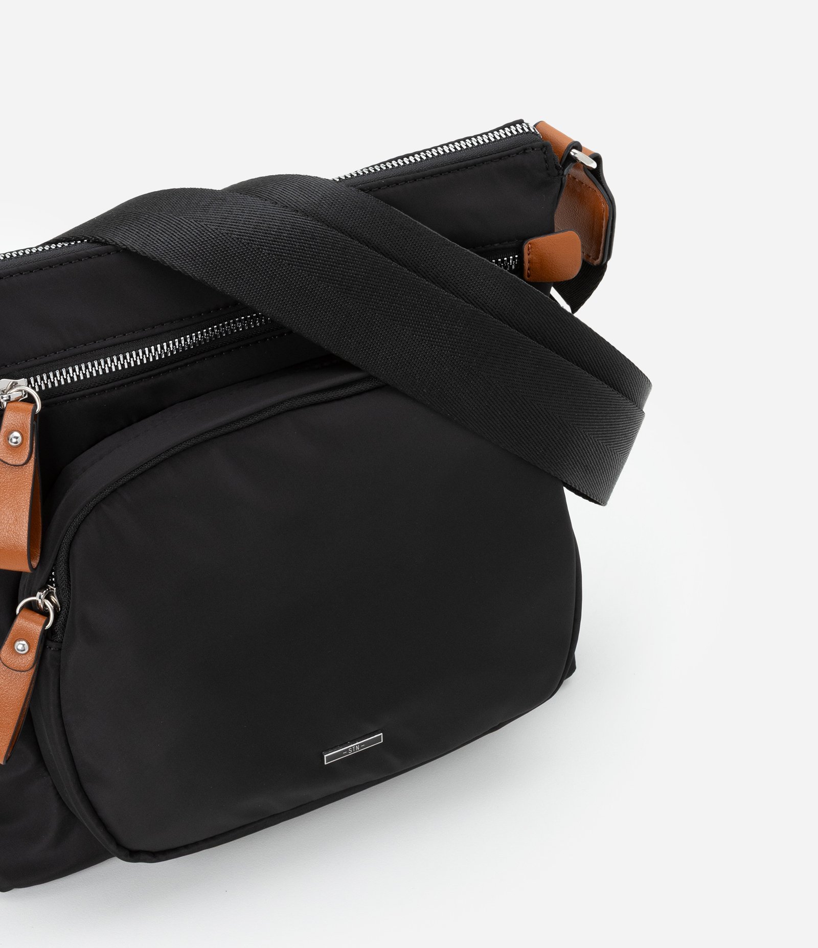 Bolsa Postman com Alça Trnasversal de Gorgurão Preto 5