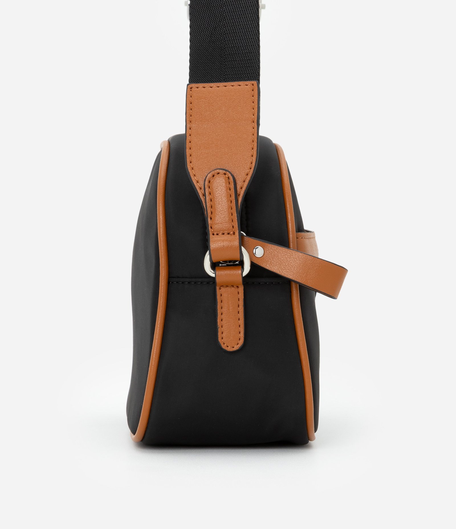 Bolsa Transversal Pequena com Detalhes Contrastantes Preto 3