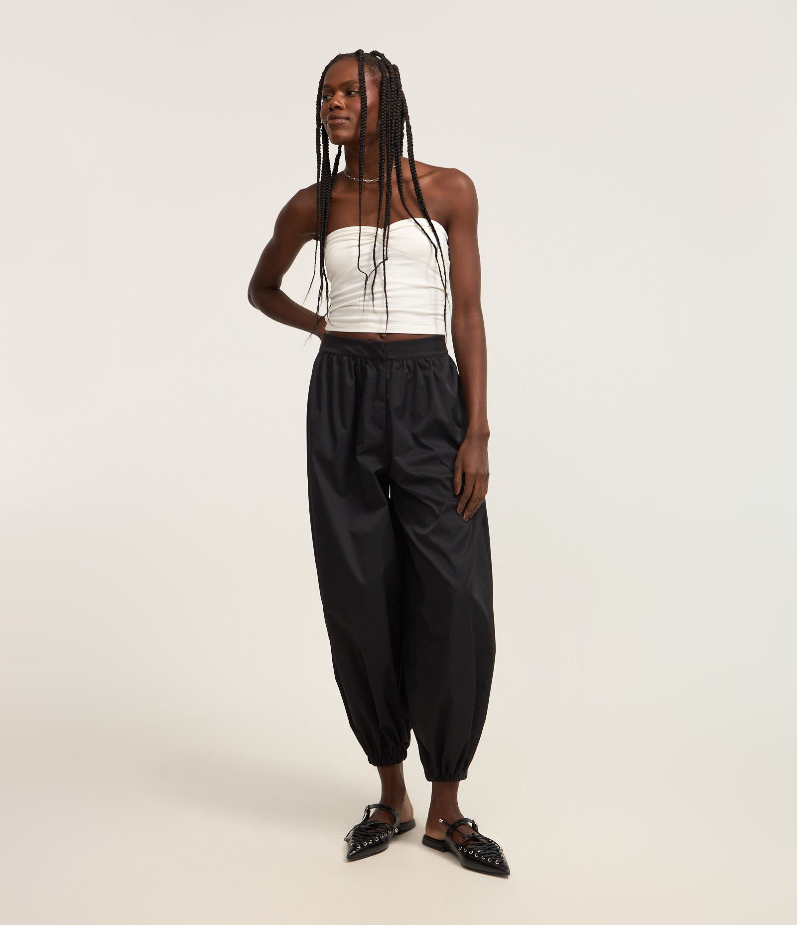 Calça Balloon com Elástico na Barra e Bolsos Preto 1