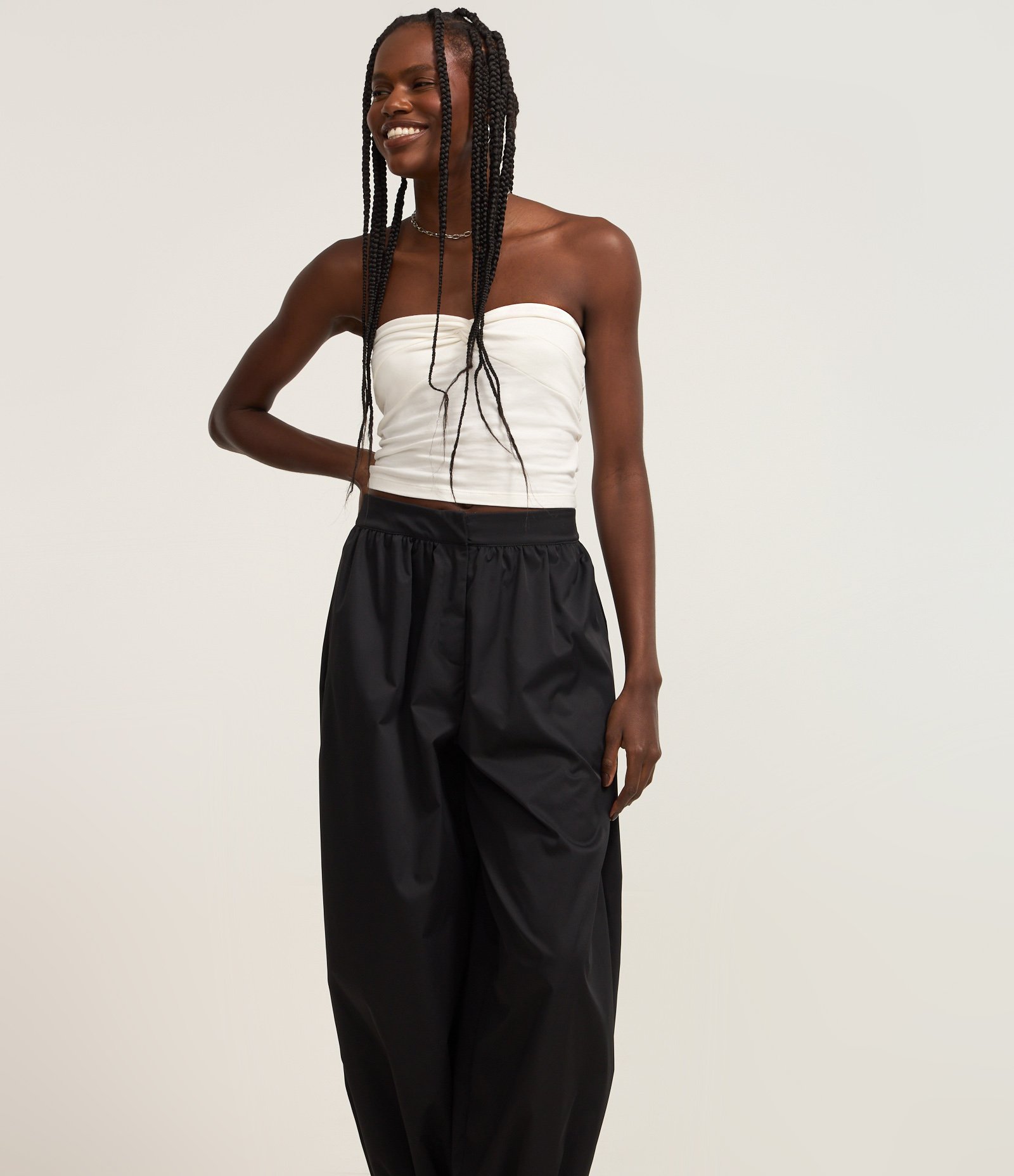 Calça Balloon com Elástico na Barra e Bolsos Preto 2