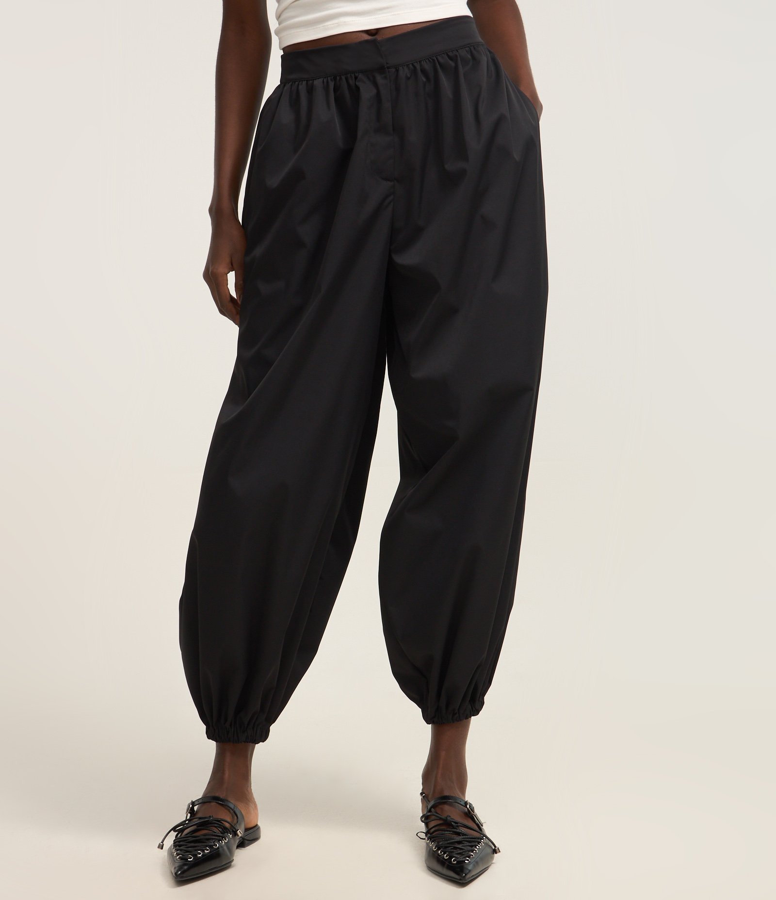 Calça Balloon com Elástico na Barra e Bolsos Preto 3